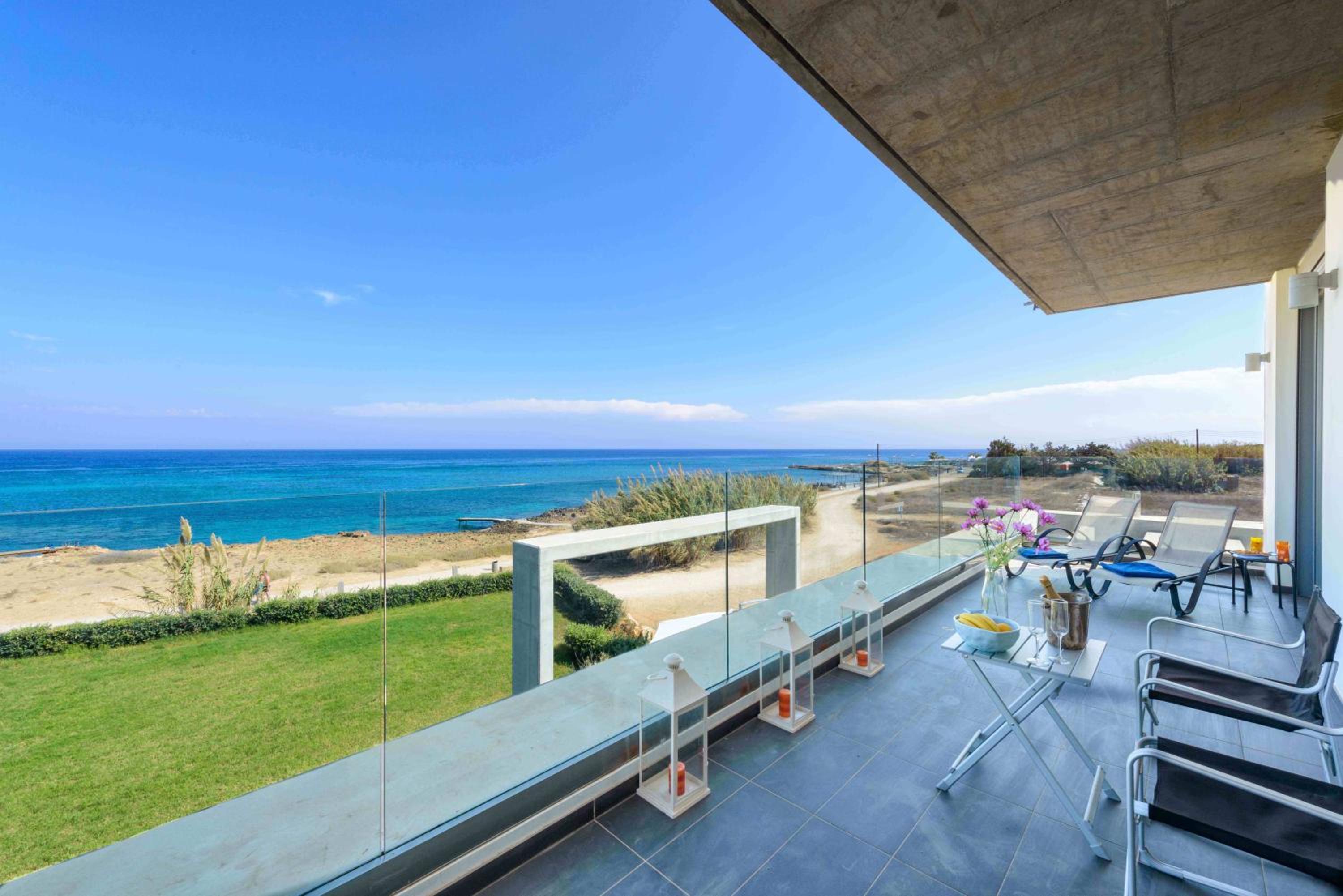 Luxury villa by the sea with heated pool