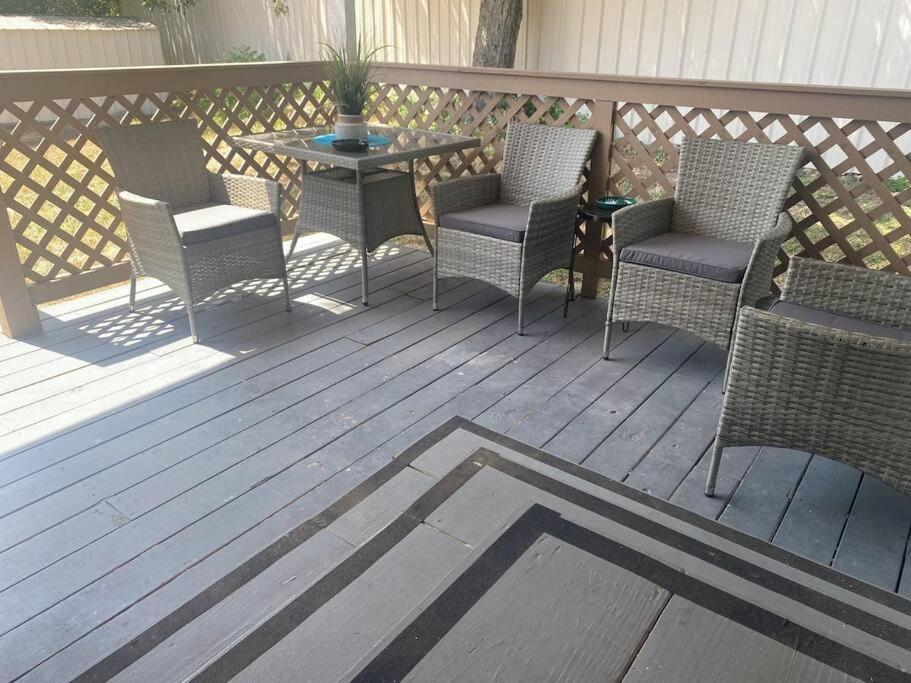 StockYards-BBobs-4mins! GrayLee House.4-Bedrooms view 2