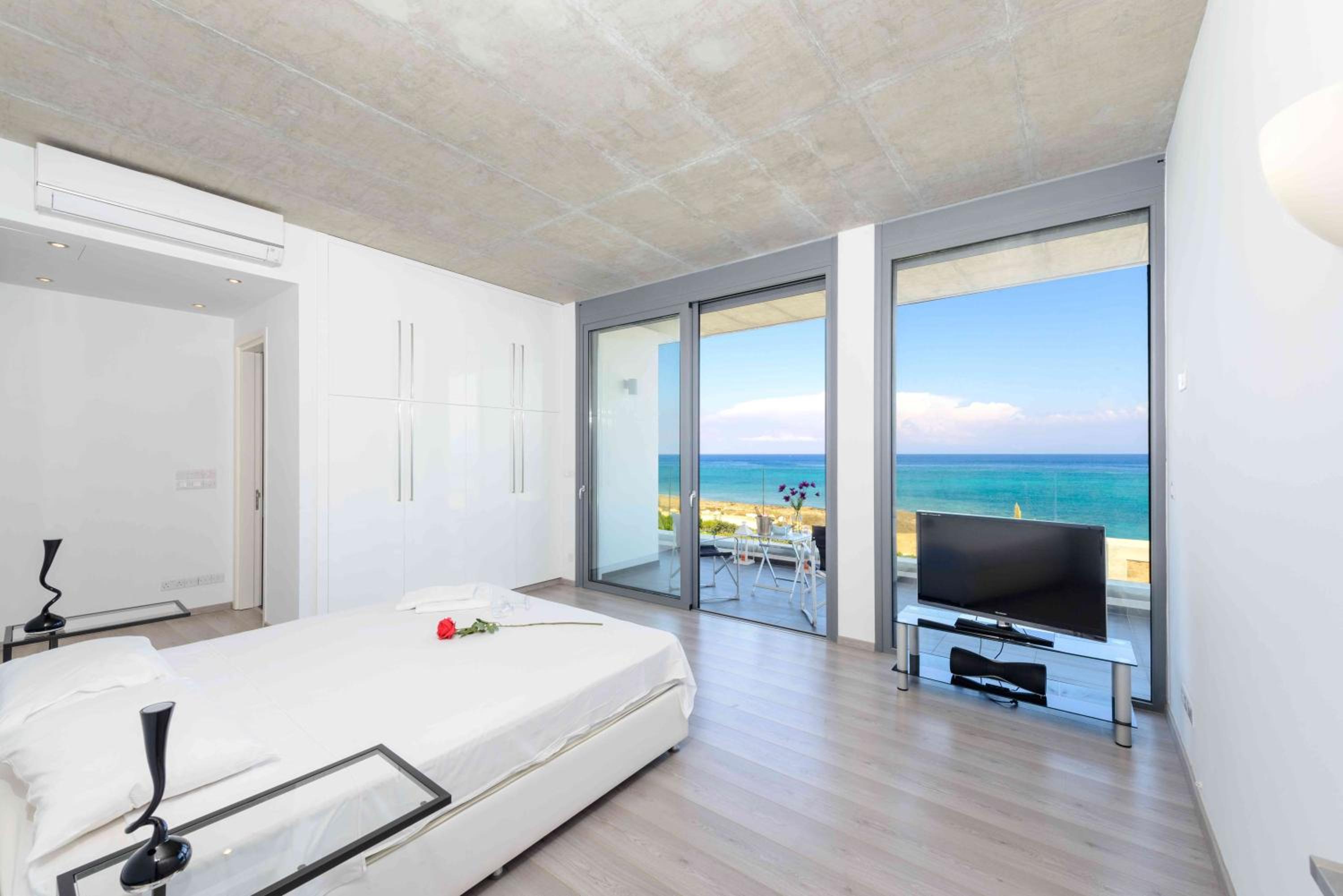 Luxury villa by the sea with heated pool