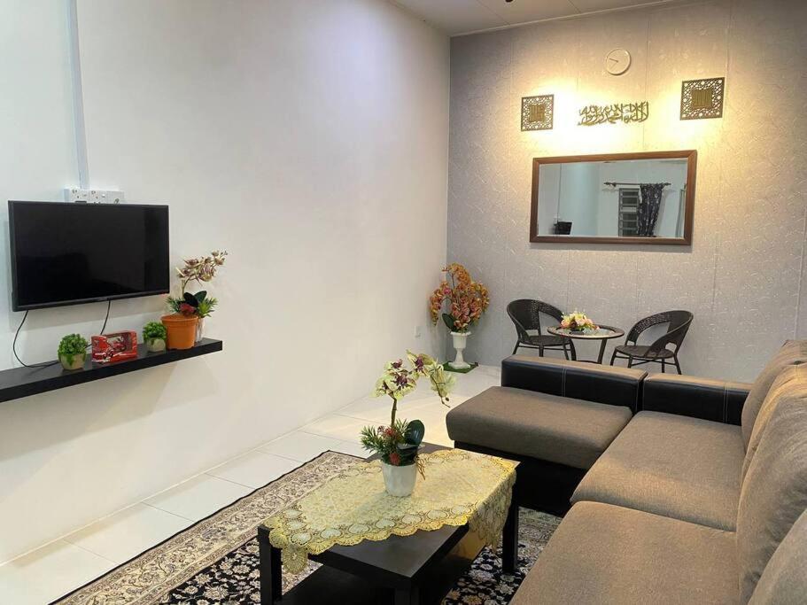 Uzma Homestay Kuala Sg Baru, Melaka photo 2