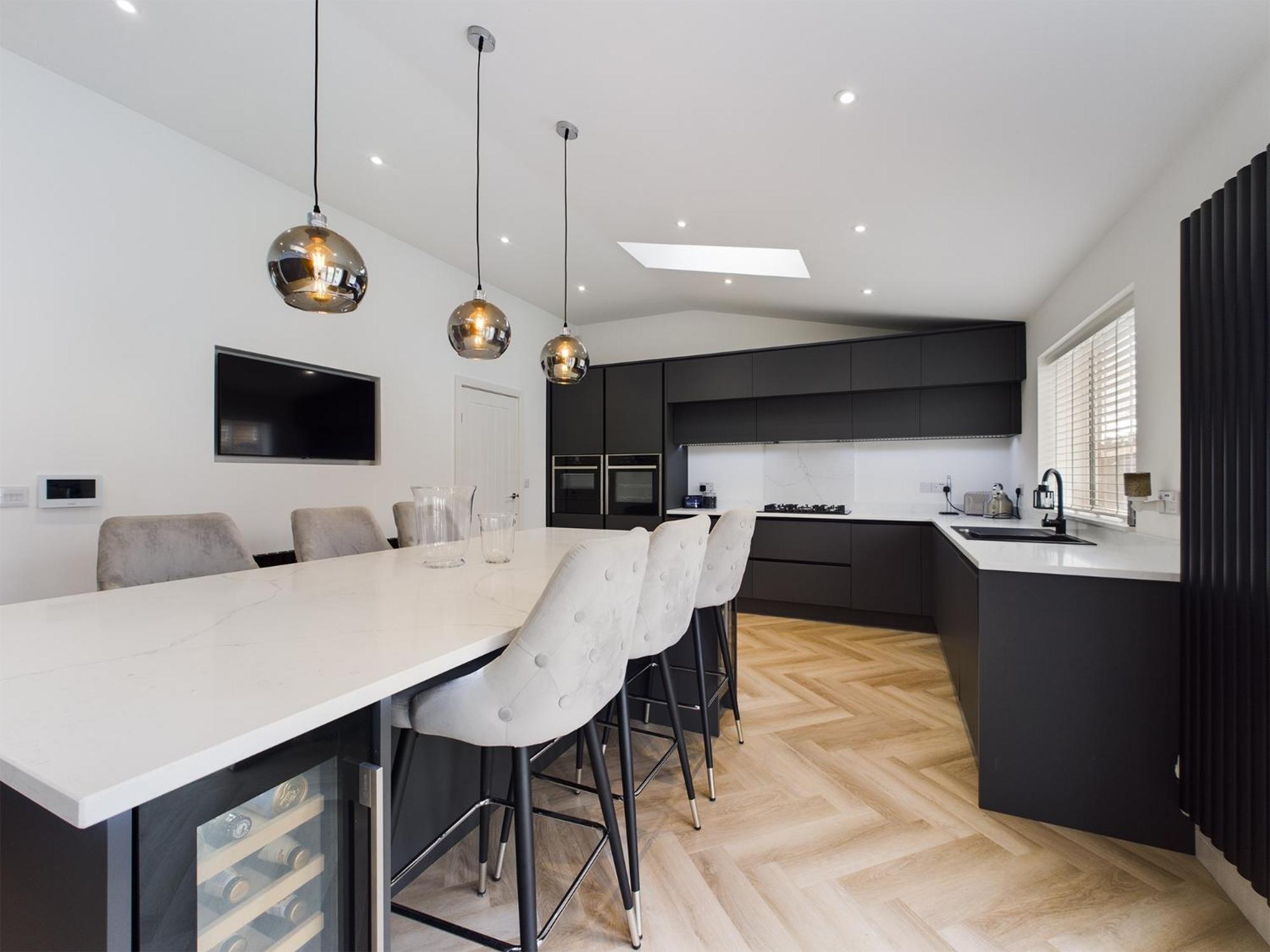 Luxury Modern Spacious House view 2