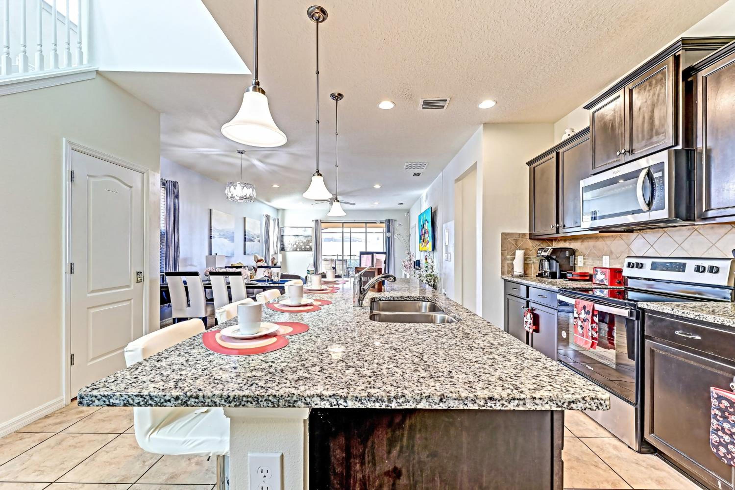 Spacious Family Villa Pool Parking Near Disney World