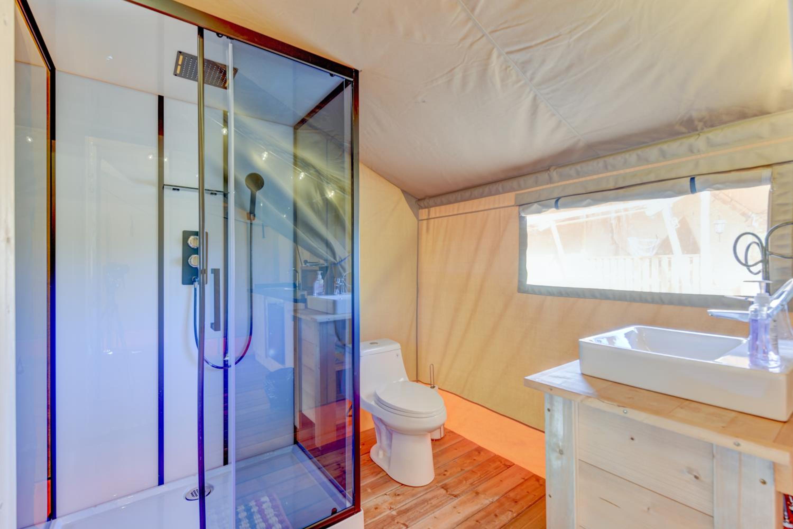 Glamping Retreat on Scenic Winery