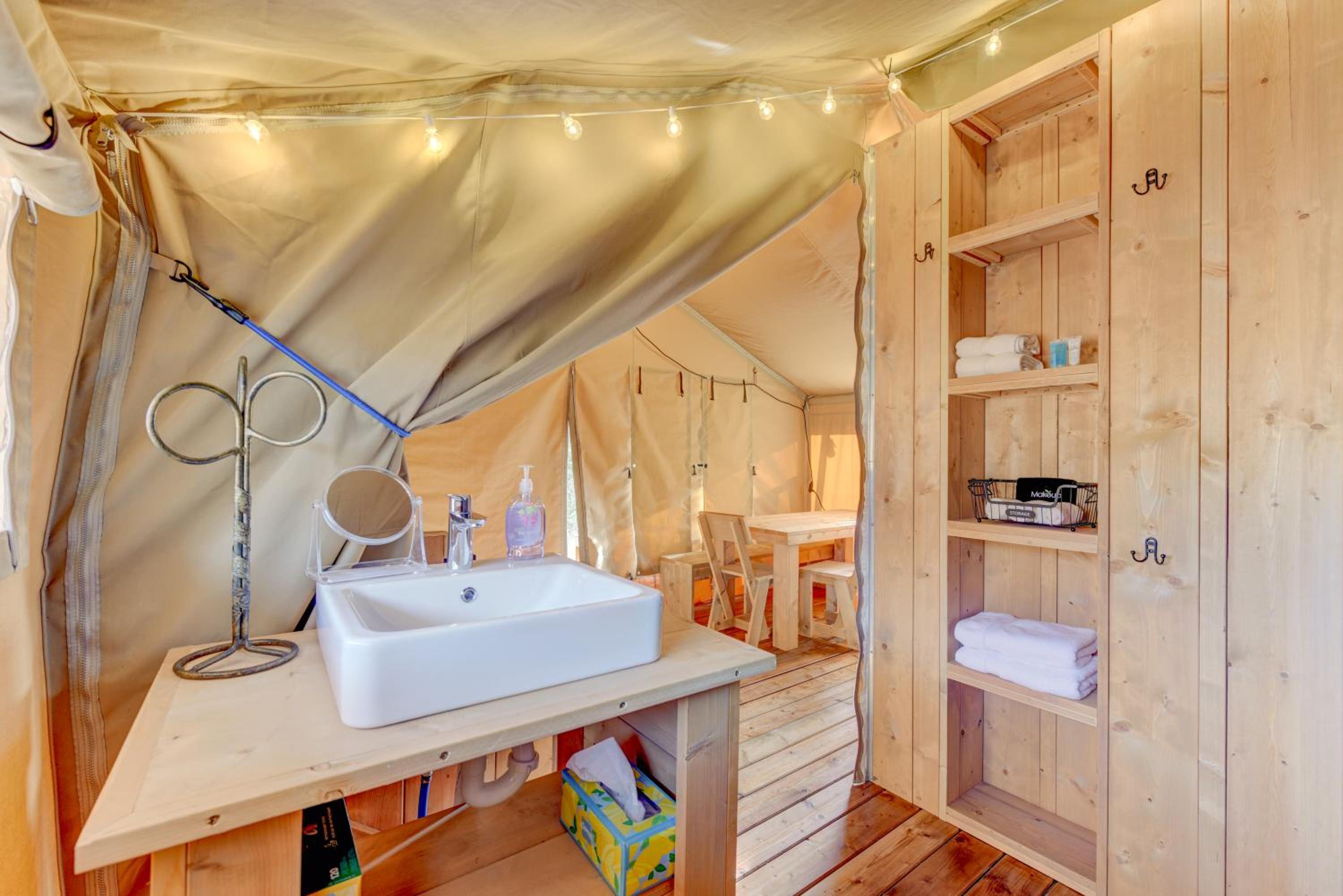 Glamping Retreat on Scenic Winery