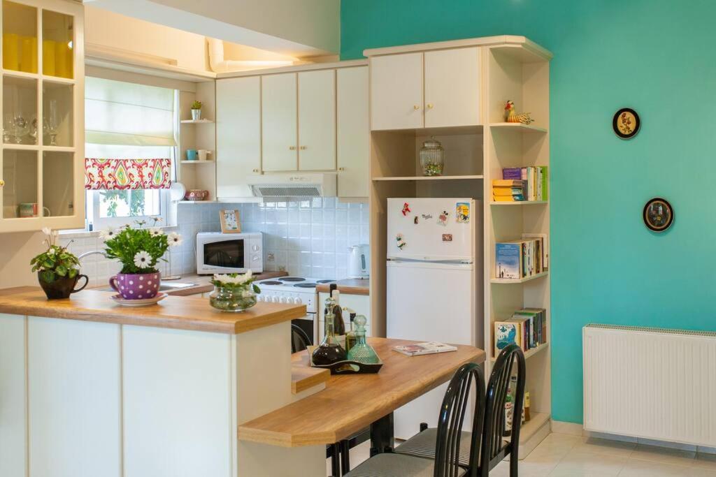Stylish house 2 min from the beach! VERY FAST WF view 5