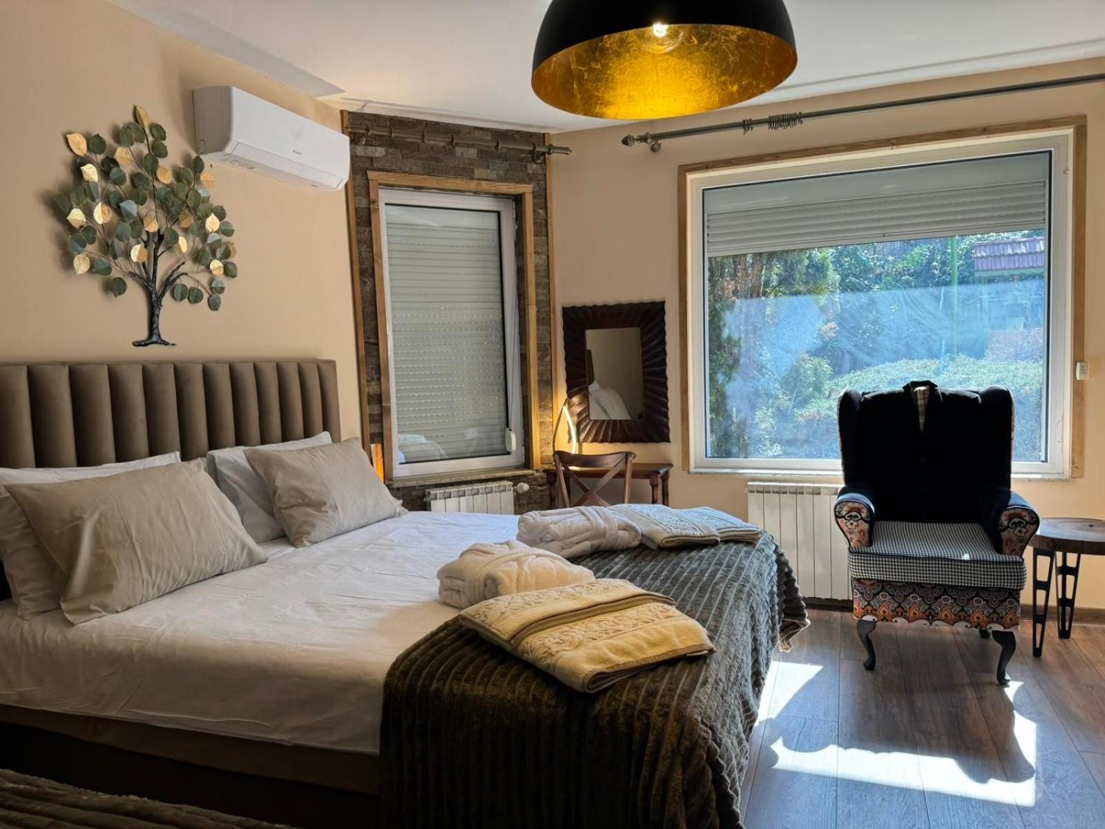 Villa Boyana City & Relax with Hot Jacuzzi and Sauna by BookVillaBG