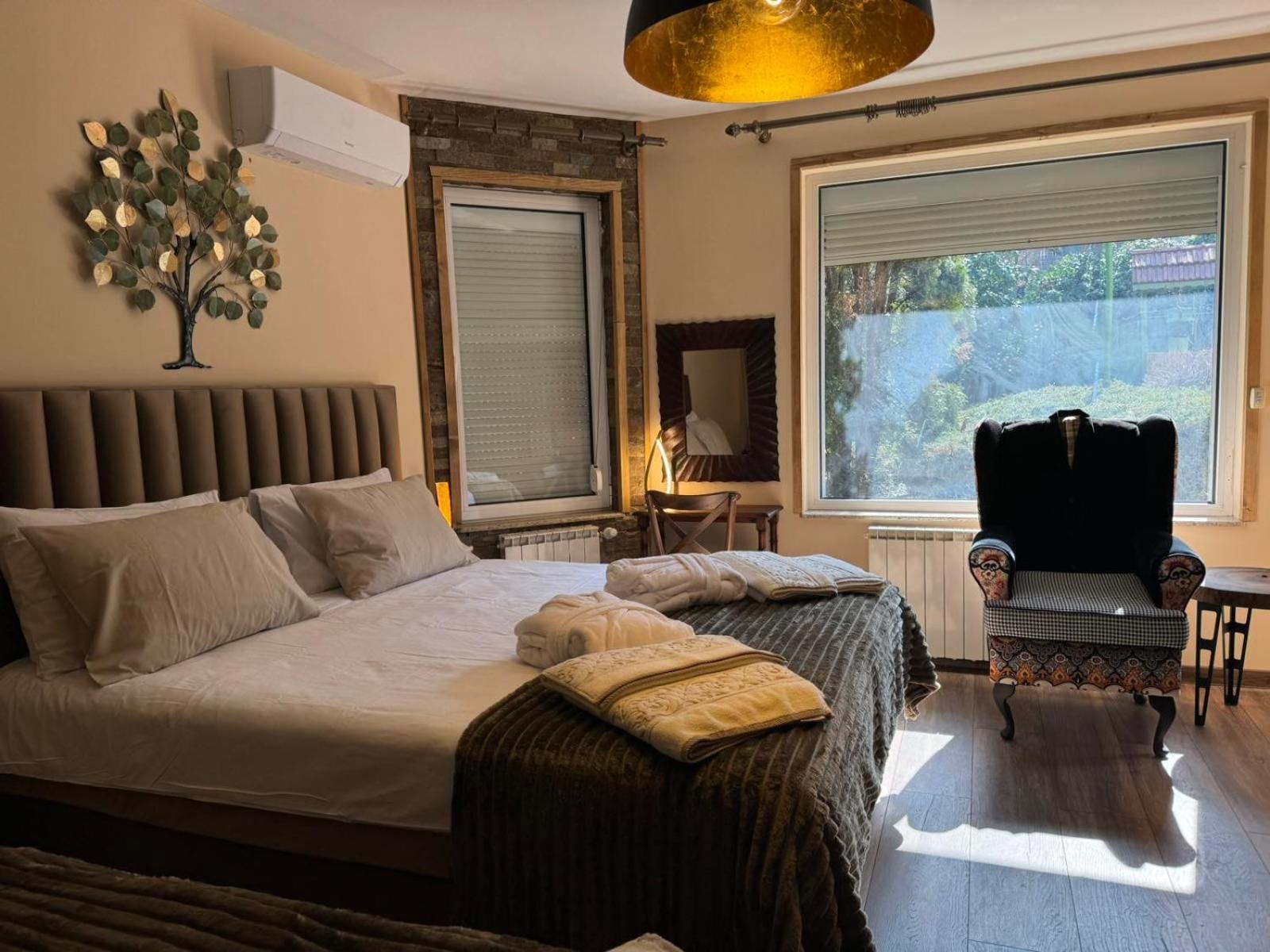 Villa Boyana City & Relax with Hot Jacuzzi and Sauna by BookVillaBG