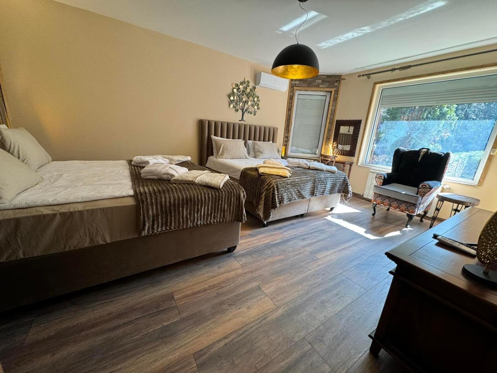 Villa Boyana City & Relax with Hot Jacuzzi and Sauna by BookVillaBG