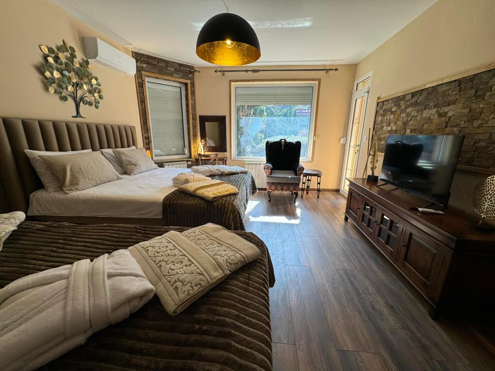 Villa Boyana City & Relax with Hot Jacuzzi and Sauna by BookVillaBG