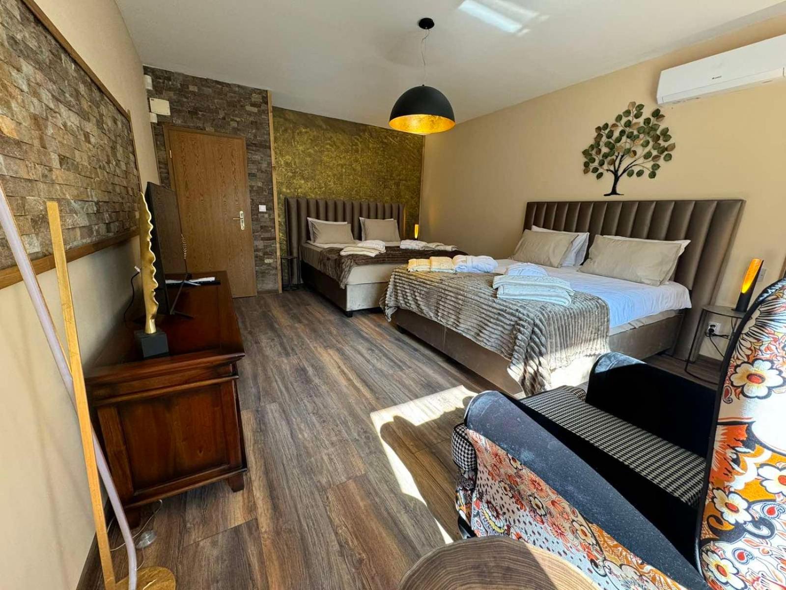 Villa Boyana City & Relax with Hot Jacuzzi and Sauna by BookVillaBG