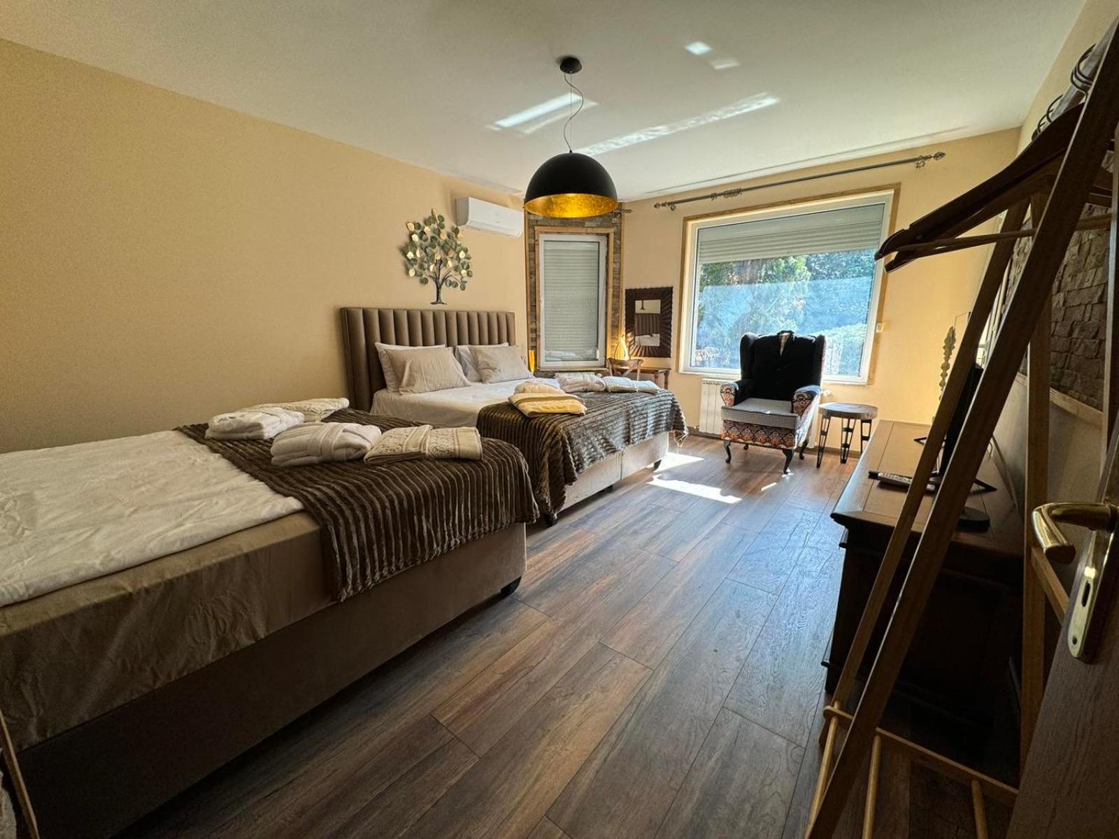 Villa Boyana City & Relax with Hot Jacuzzi and Sauna by BookVillaBG
