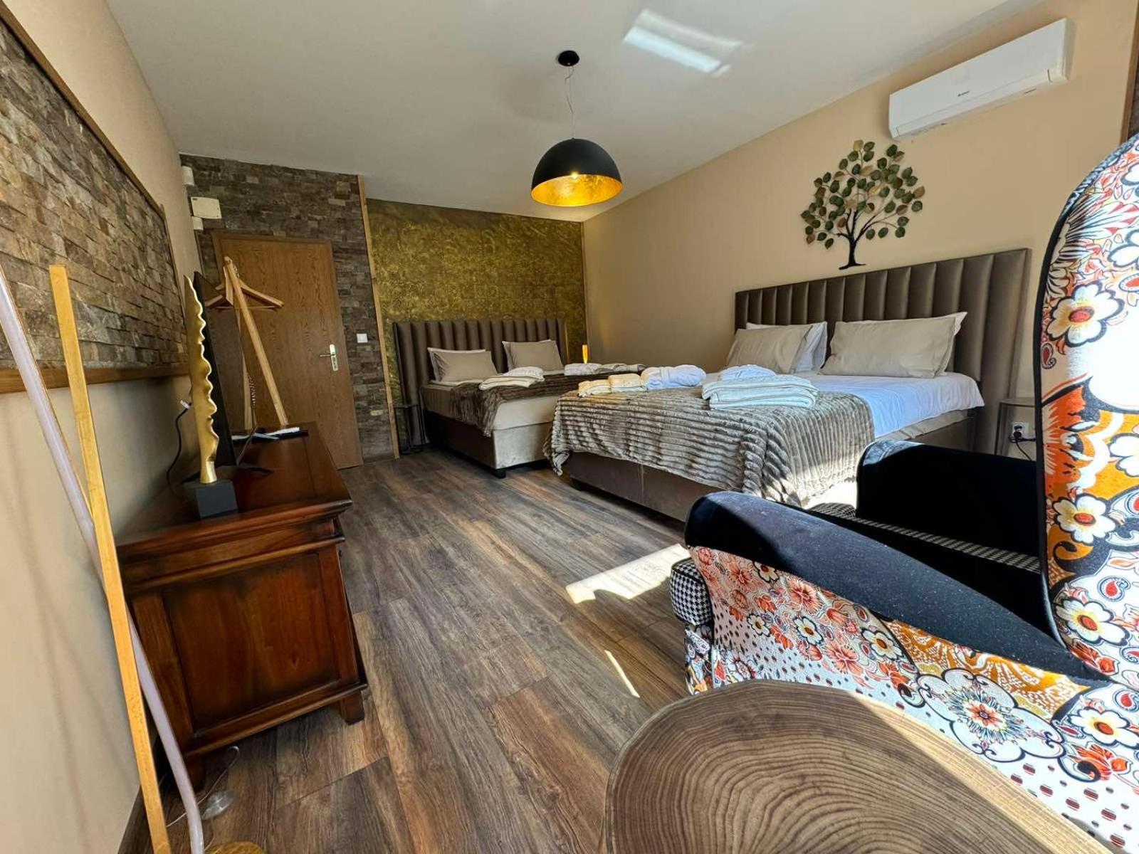 Villa Boyana City & Relax with Hot Jacuzzi and Sauna by BookVillaBG