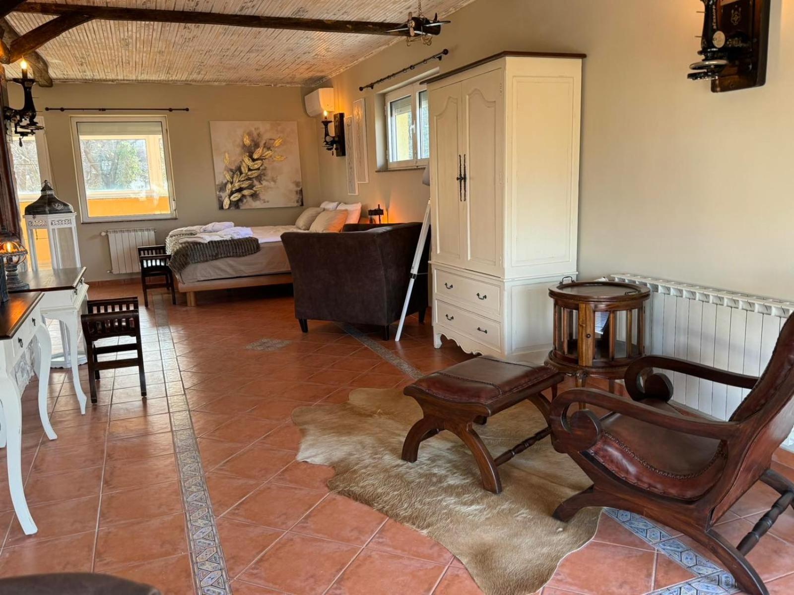 Villa Boyana City & Relax with Hot Jacuzzi and Sauna by BookVillaBG