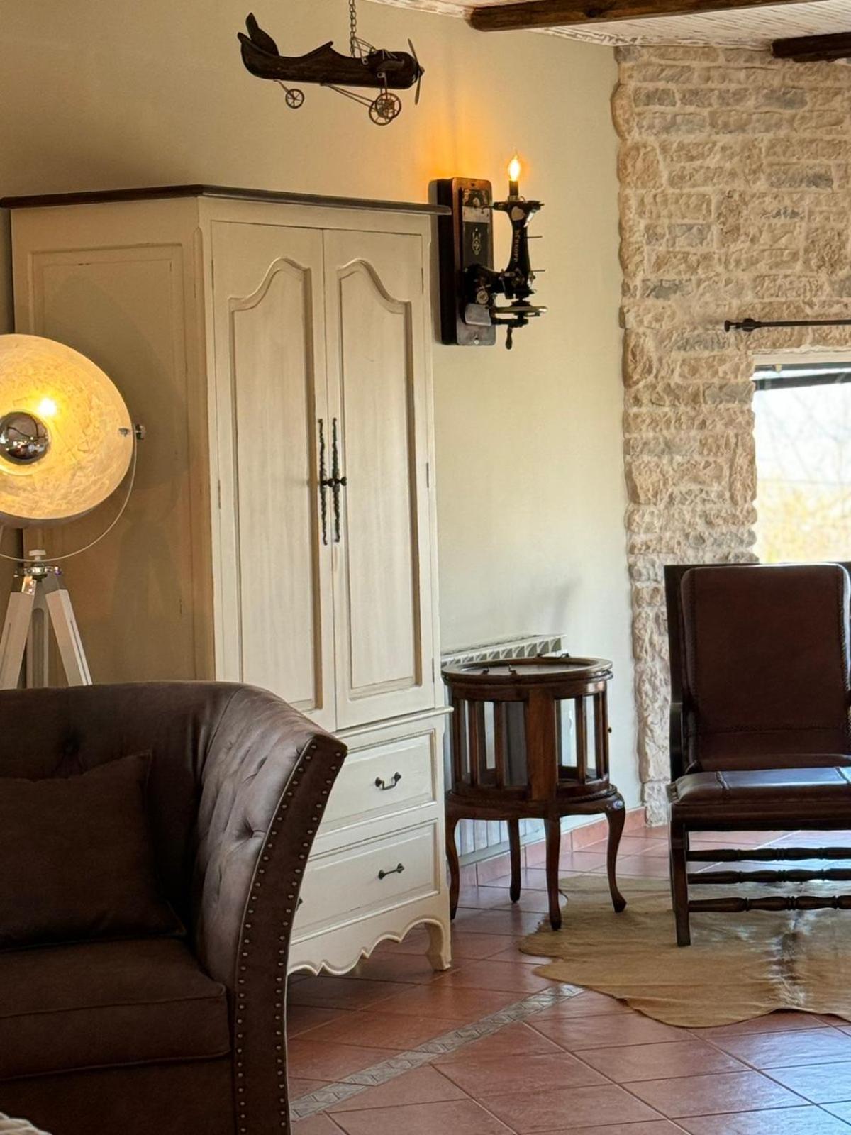 Villa Boyana City & Relax with Hot Jacuzzi and Sauna by BookVillaBG