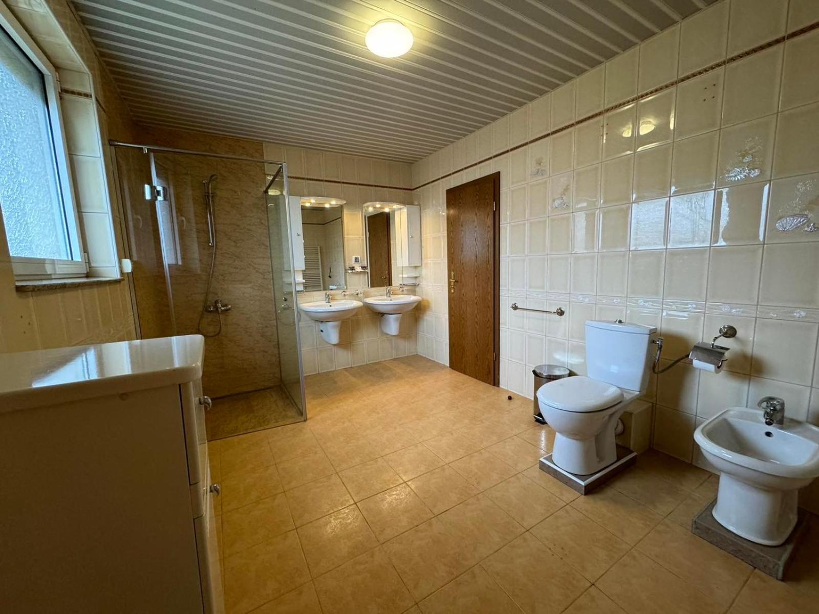 Villa Boyana City & Relax with Hot Jacuzzi and Sauna by BookVillaBG