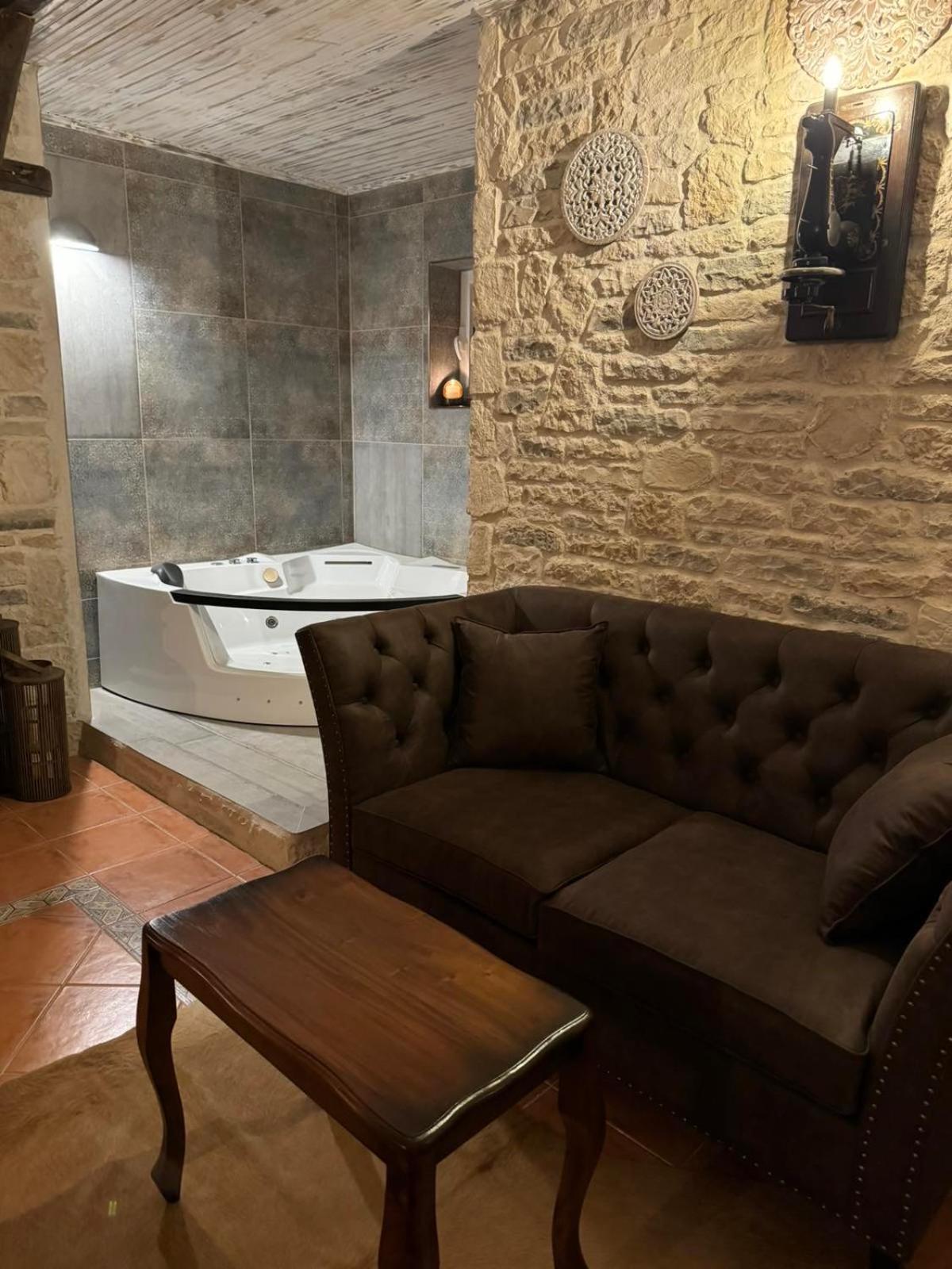 Villa Boyana City & Relax with Hot Jacuzzi and Sauna by BookVillaBG