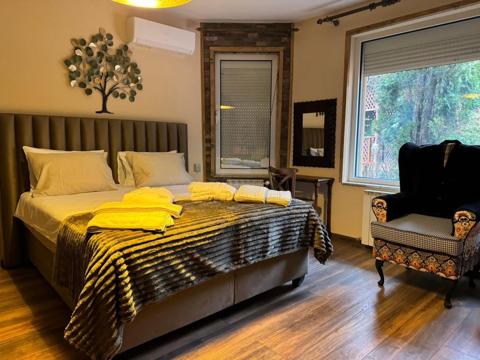 Villa Boyana City & Relax with Hot Jacuzzi and Sauna by BookVillaBG