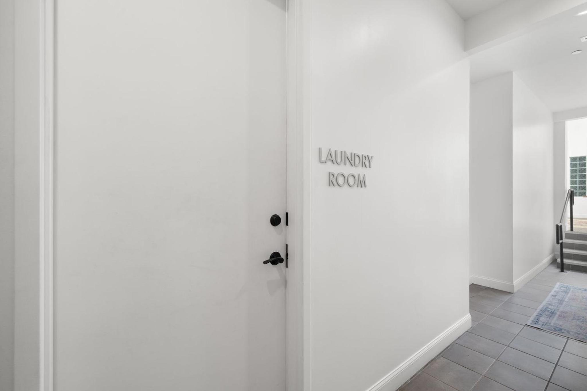 NEW! Mojito Manor - Stunning Studio On 7th Ave view 5