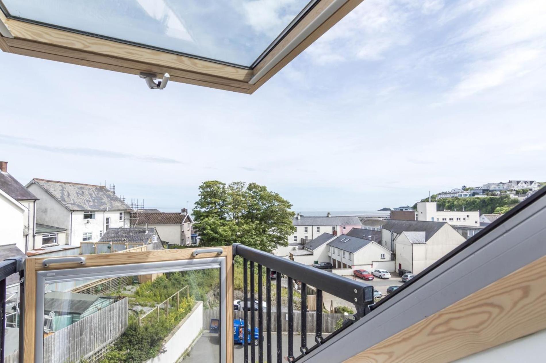 Milford Street - 5 Bedroom Luxurious Holiday Home - Saundersfoot view 3