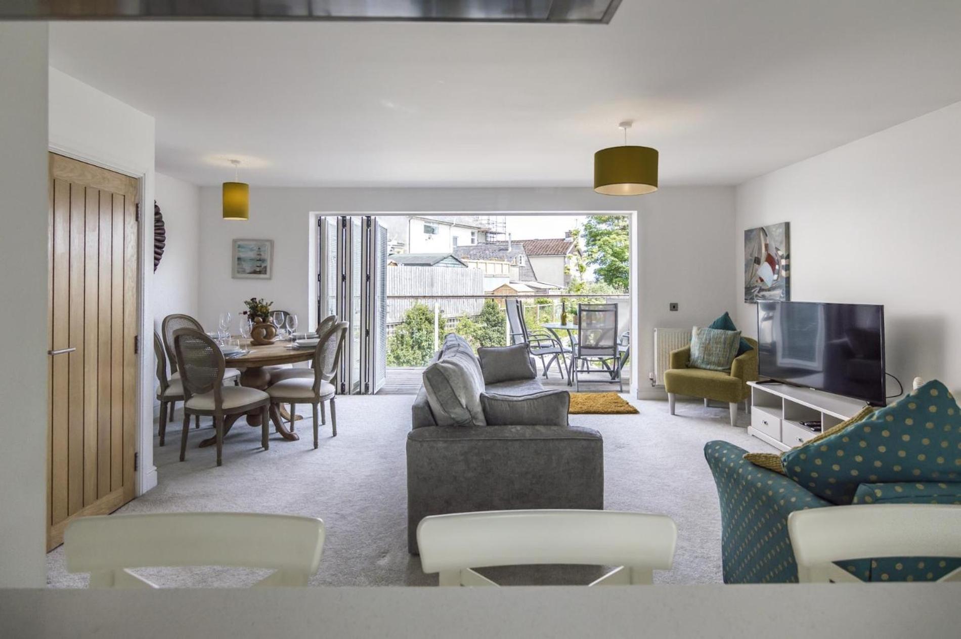 Milford Street - 5 Bedroom Luxurious Holiday Home - Saundersfoot view 2