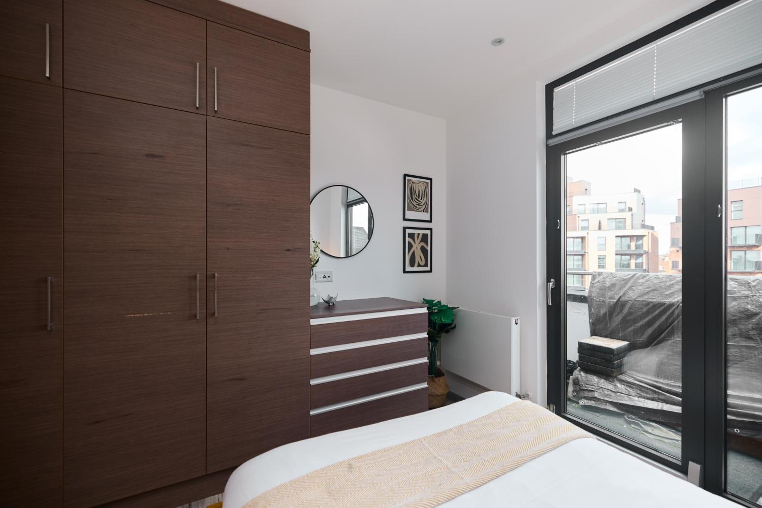 The Harlesden Classic - Lovely 2BDR Flat with Balcony