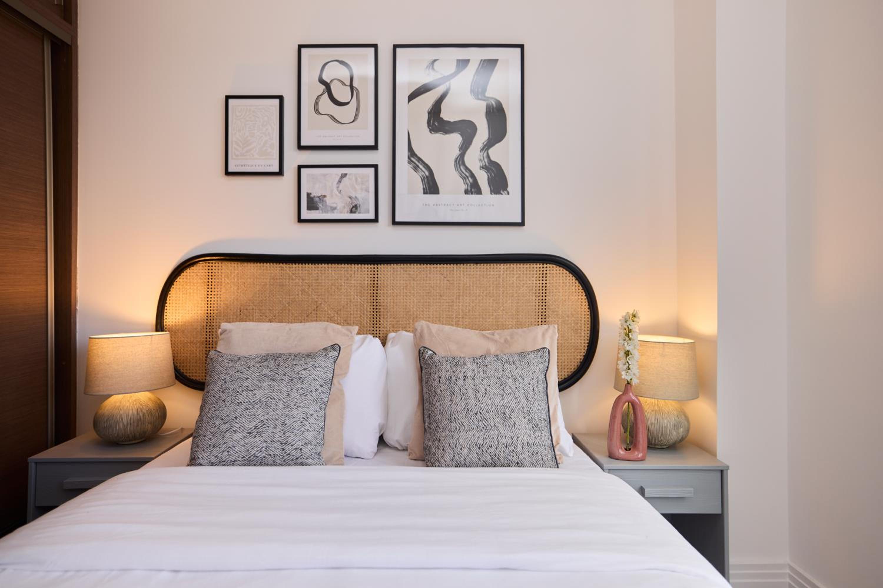 The Harlesden Classic - Lovely 2BDR Flat with Balcony
