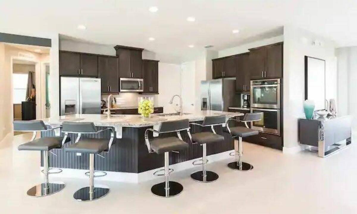 A Luxurious Escape 11Bd Home in Orlando ER251