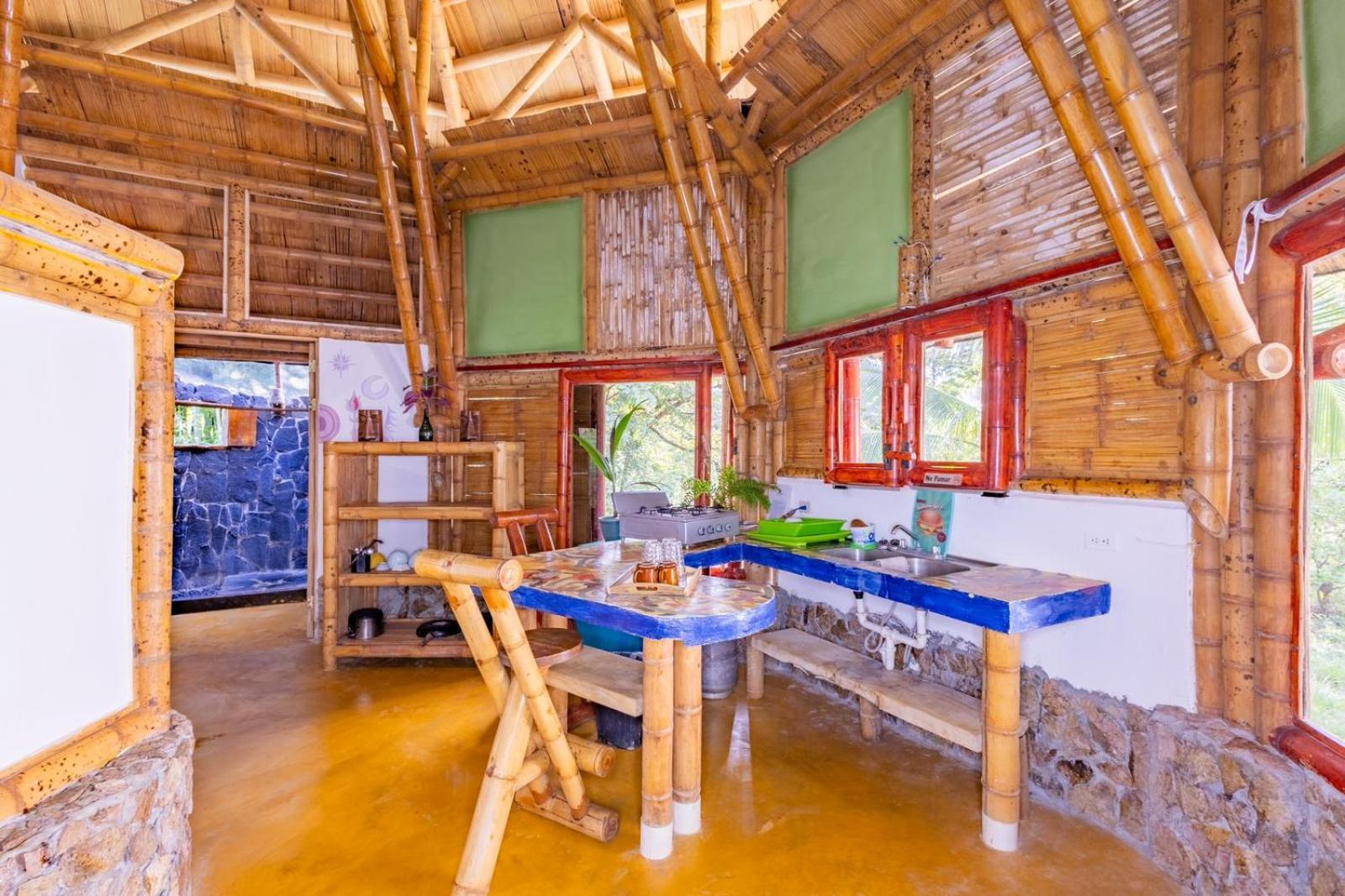 Eco-Lodge Deseo Bamboo