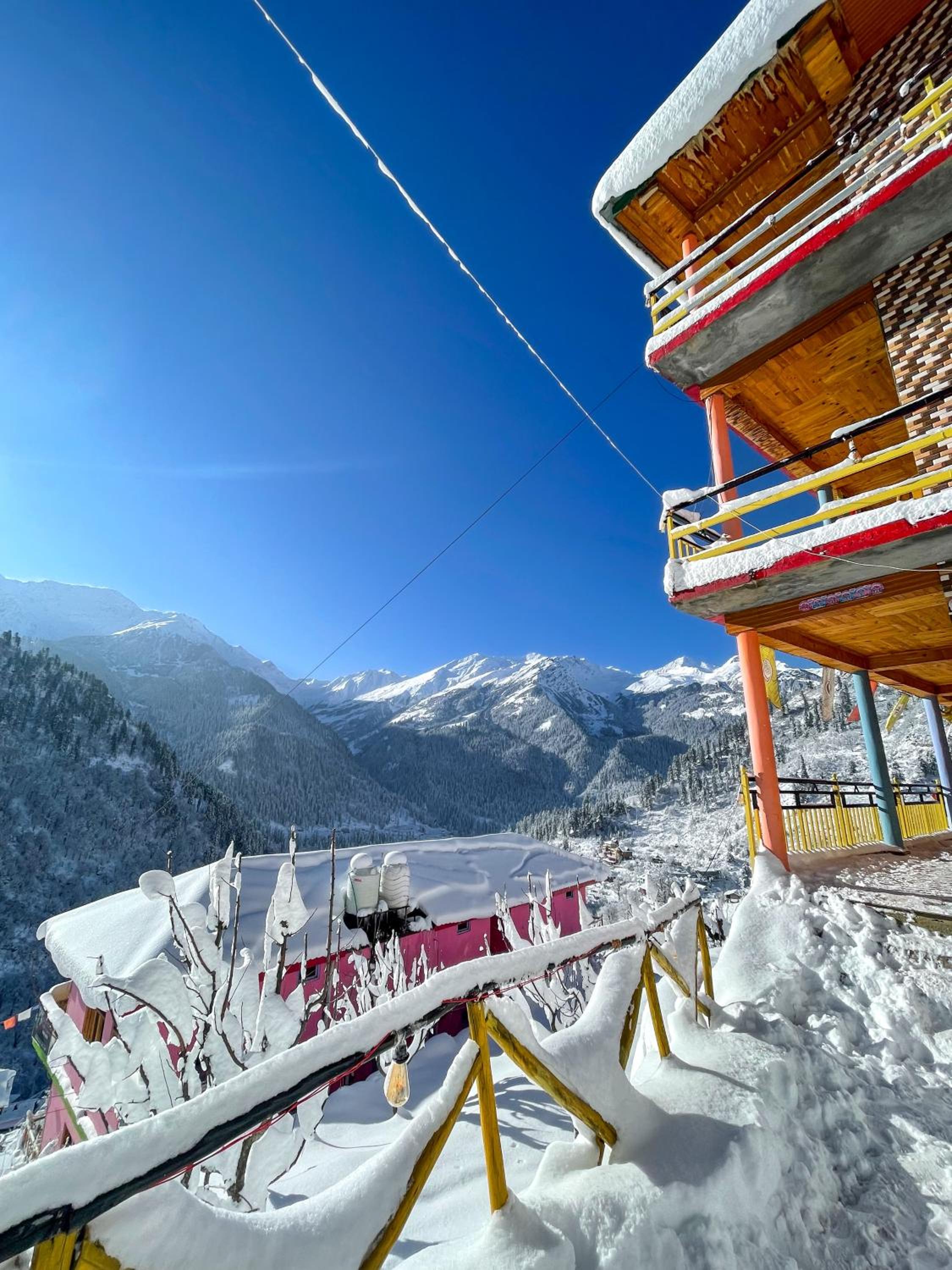 Pahadi Bliss Hostel ,Tosh view 3
