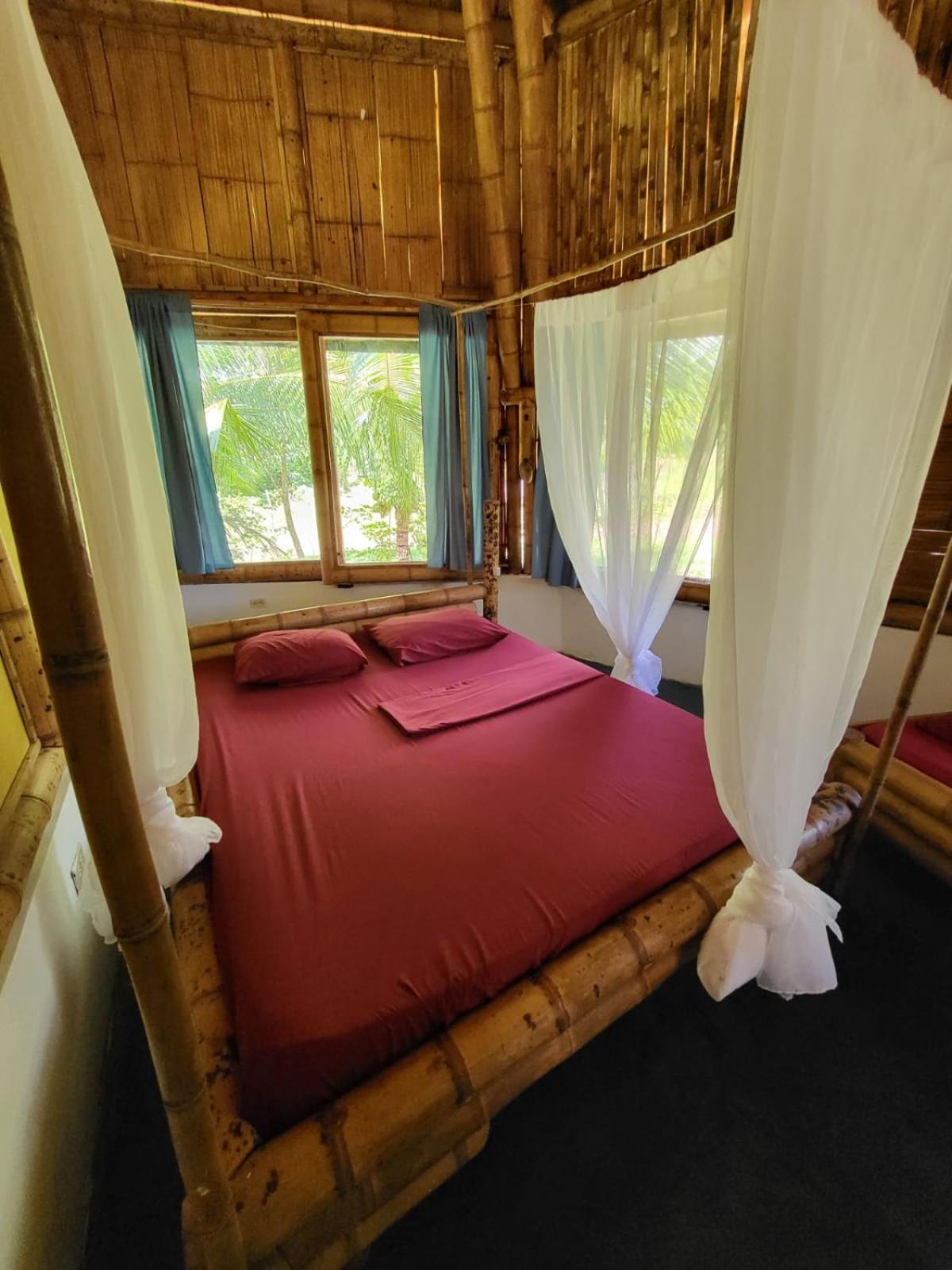 Eco-Lodge Deseo Bamboo