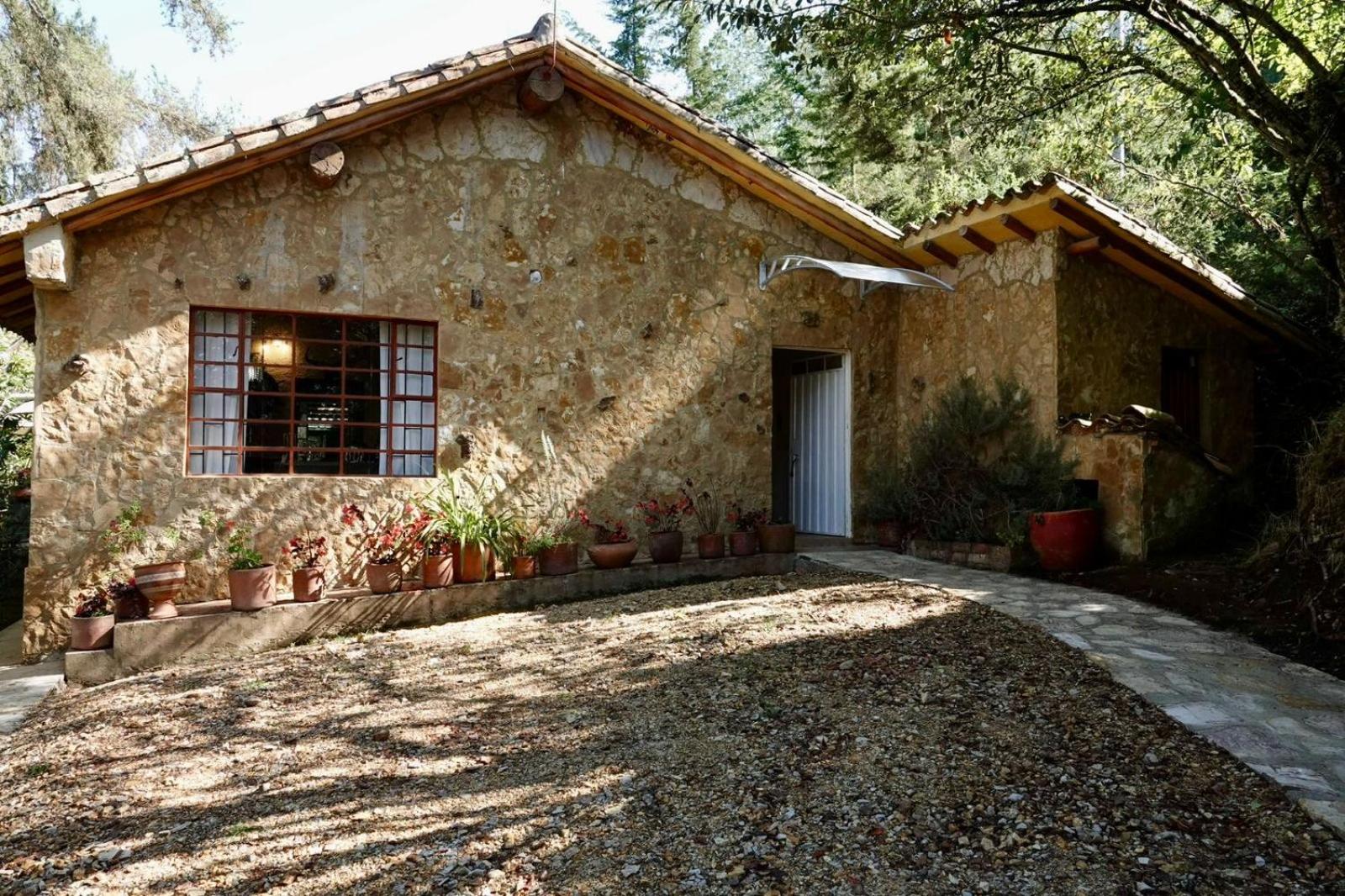 Encantadora casa de piedra