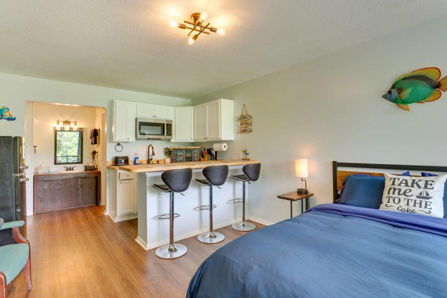 Bells Marina & Fishing Resort - Santee Lake Marion by I95 - Family Adventure, Pets on Request! view 4