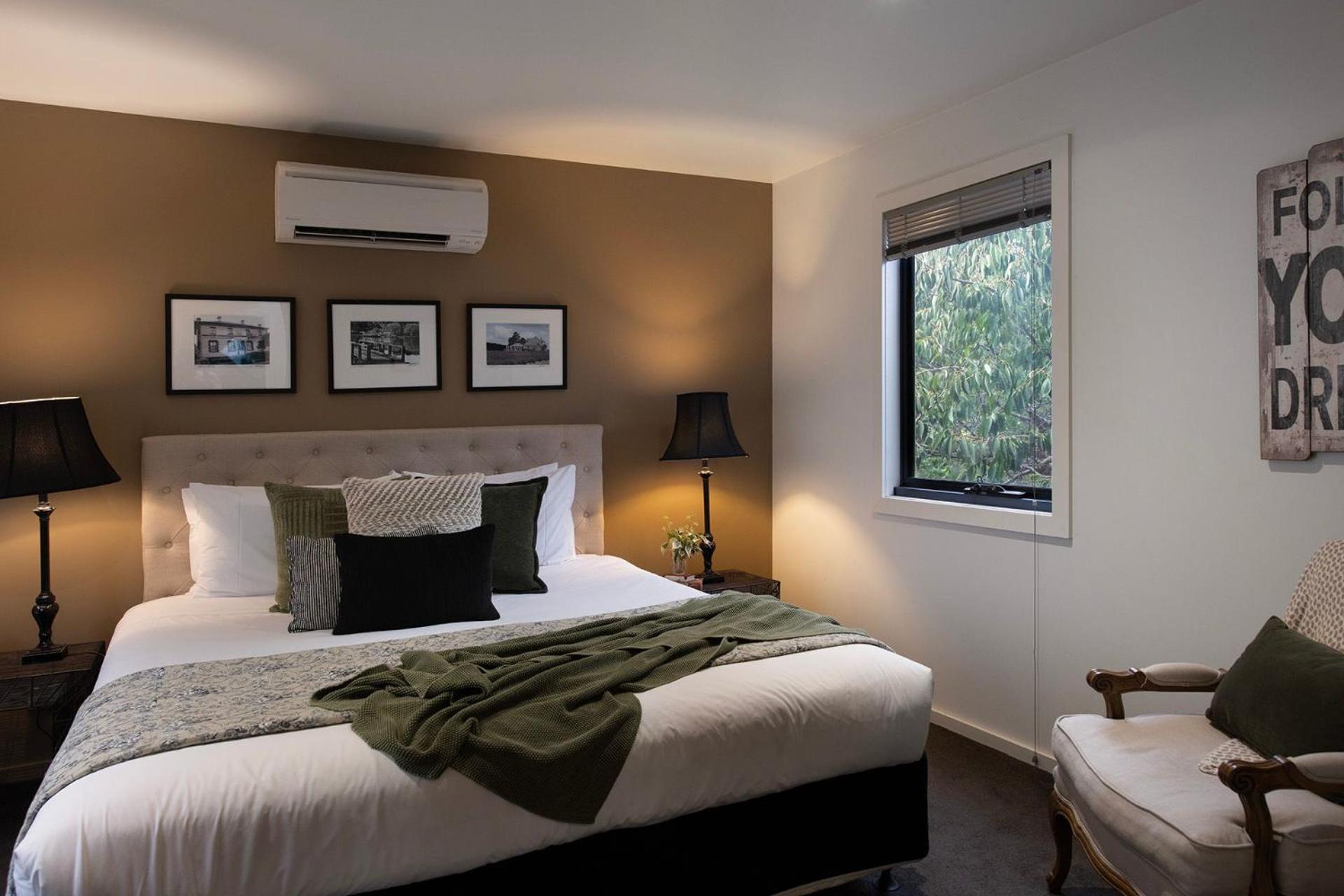 Alofi- stunning views and a private cinema room!