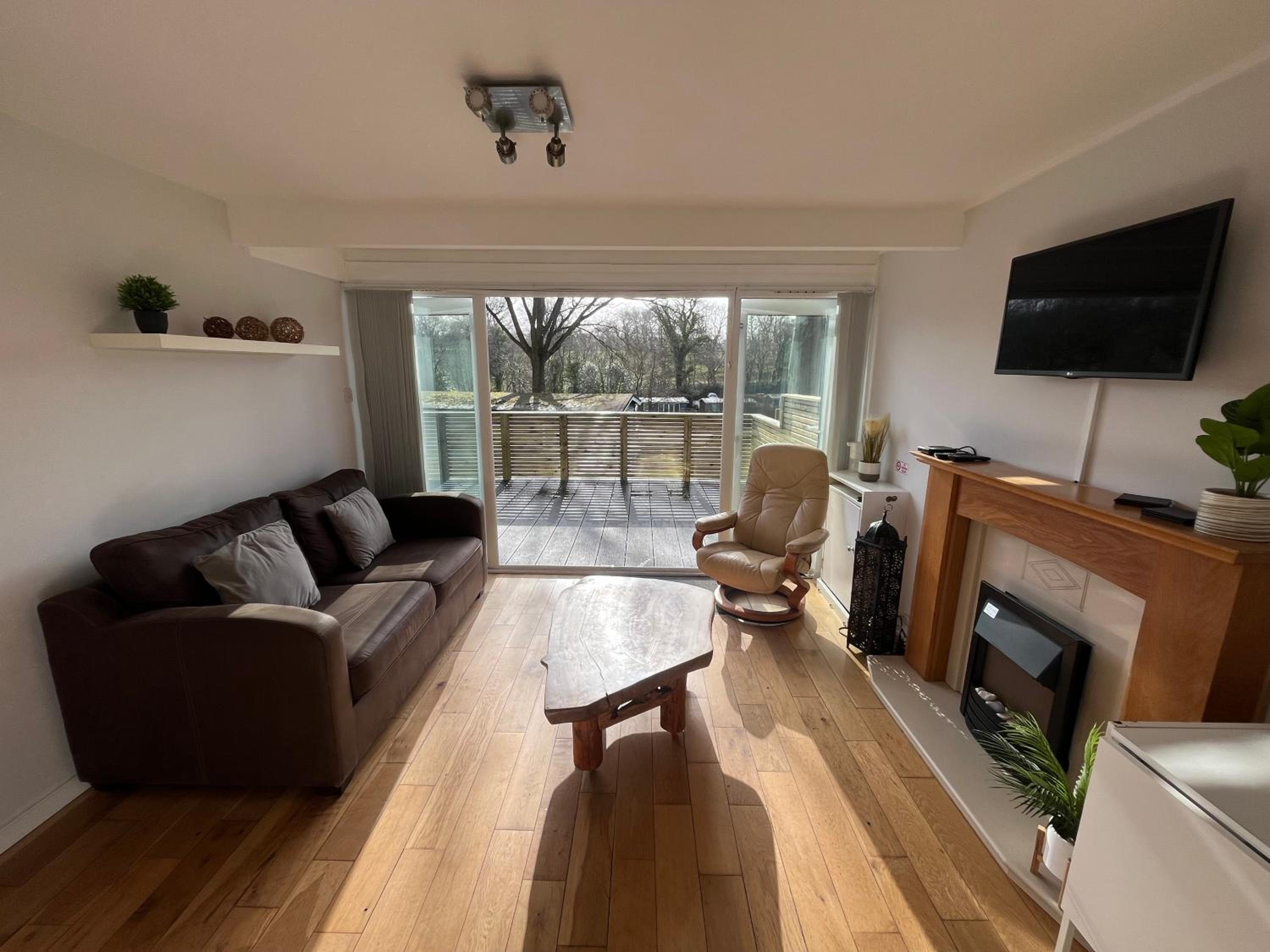 North Wales Lake View 2 Bedroom view 4