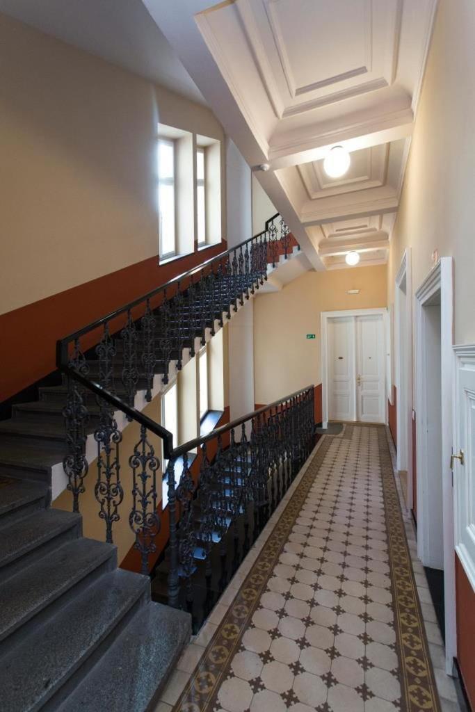 Riverside Palace Suites
