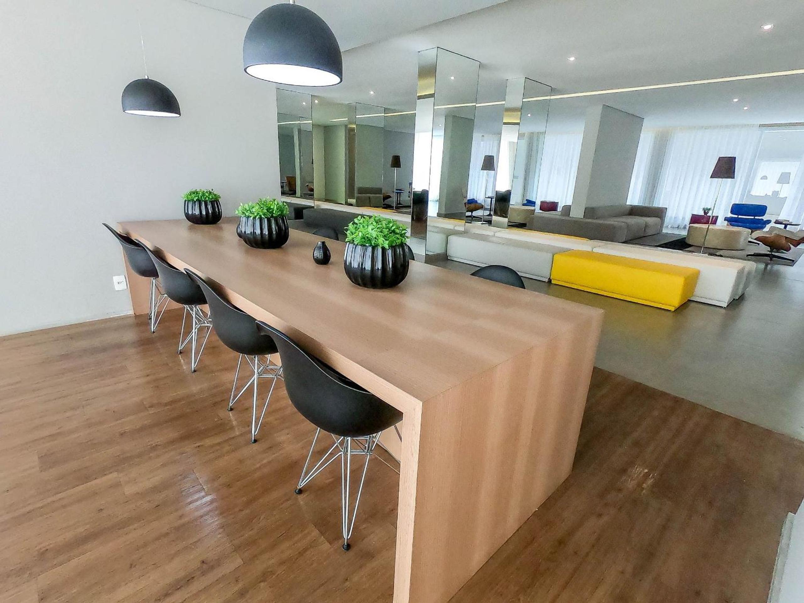 Charmos Studio proximo Allianz com garagem