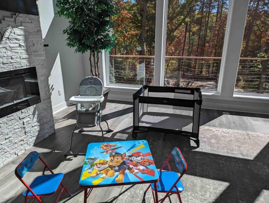 Secluded Luxury Mountain Retreat House view 2