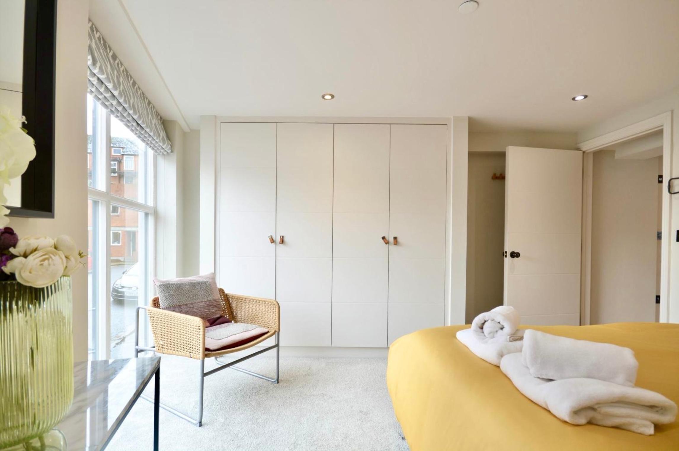 Fulham Townhouse, 2 Baths, Parking, Breakfast