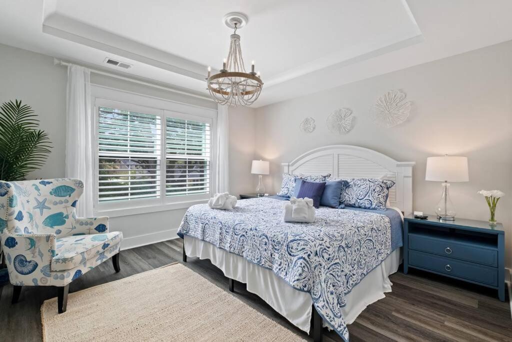 4BD Beach & Golf Retreat! Game Room, Beach Gear view 2