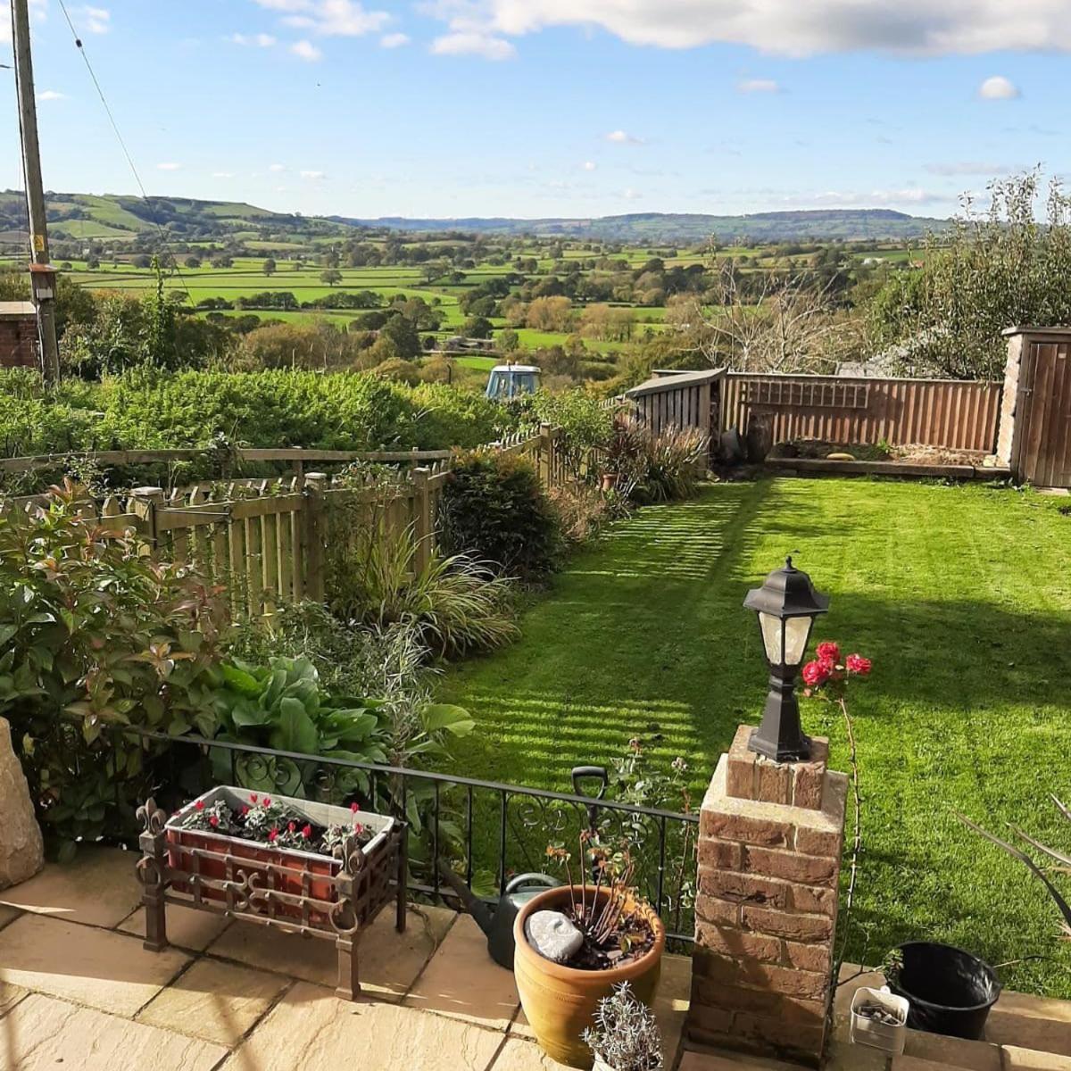 Strongate View Apartment - cosy stylish rural Jurassic coast & Bridport nearby view 2