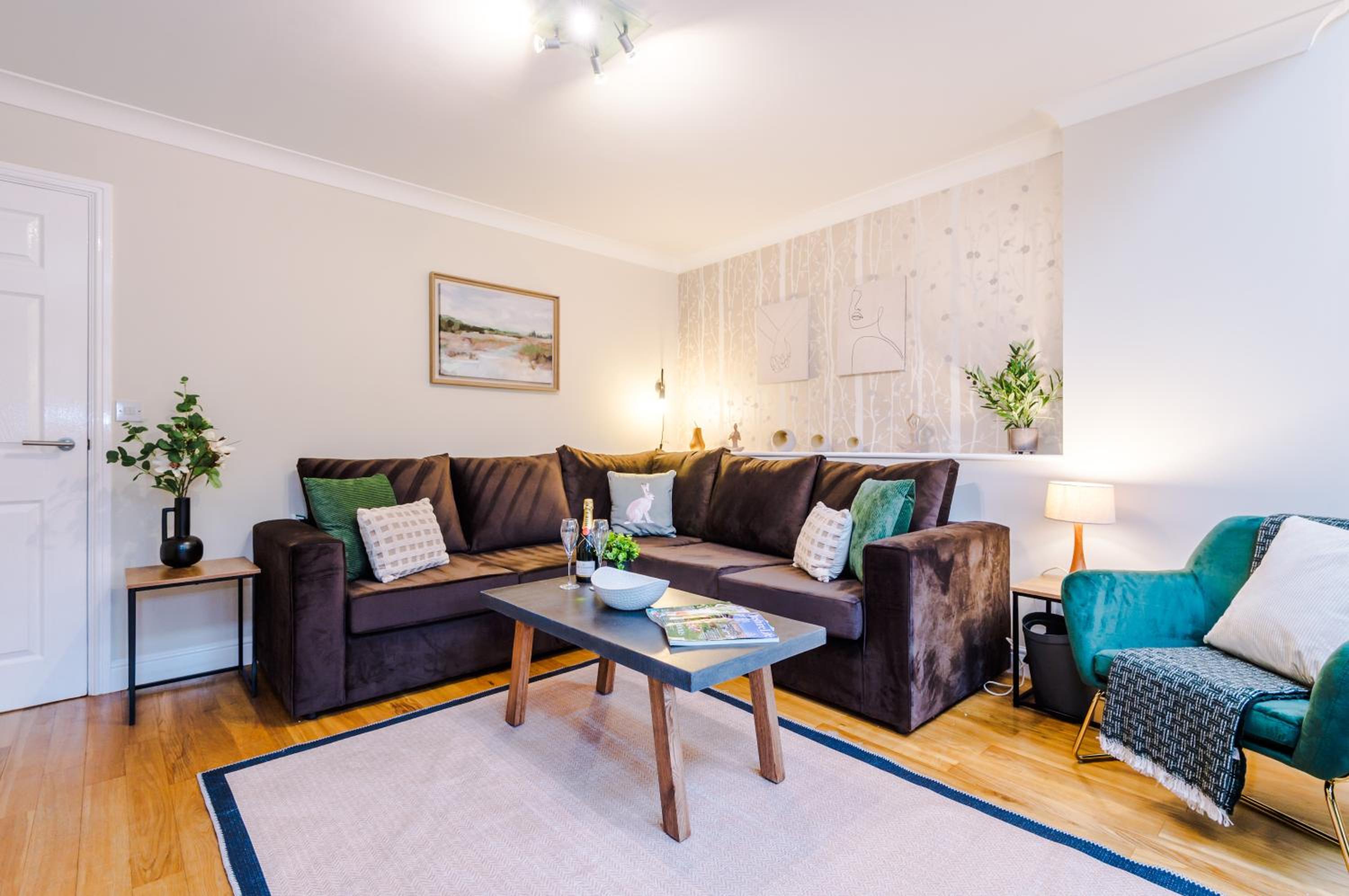NEW! Incredible Home In Northwich By 53 Degrees Property, Perfect For Groups, FREE Parking! view 4