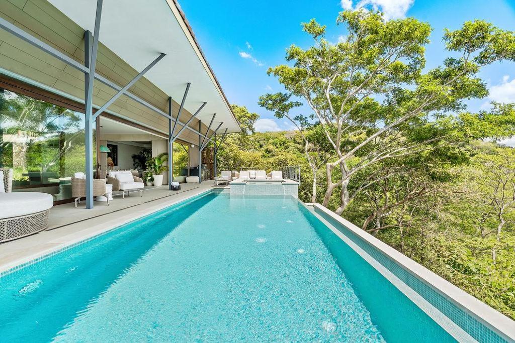 Villa Cinco Monos