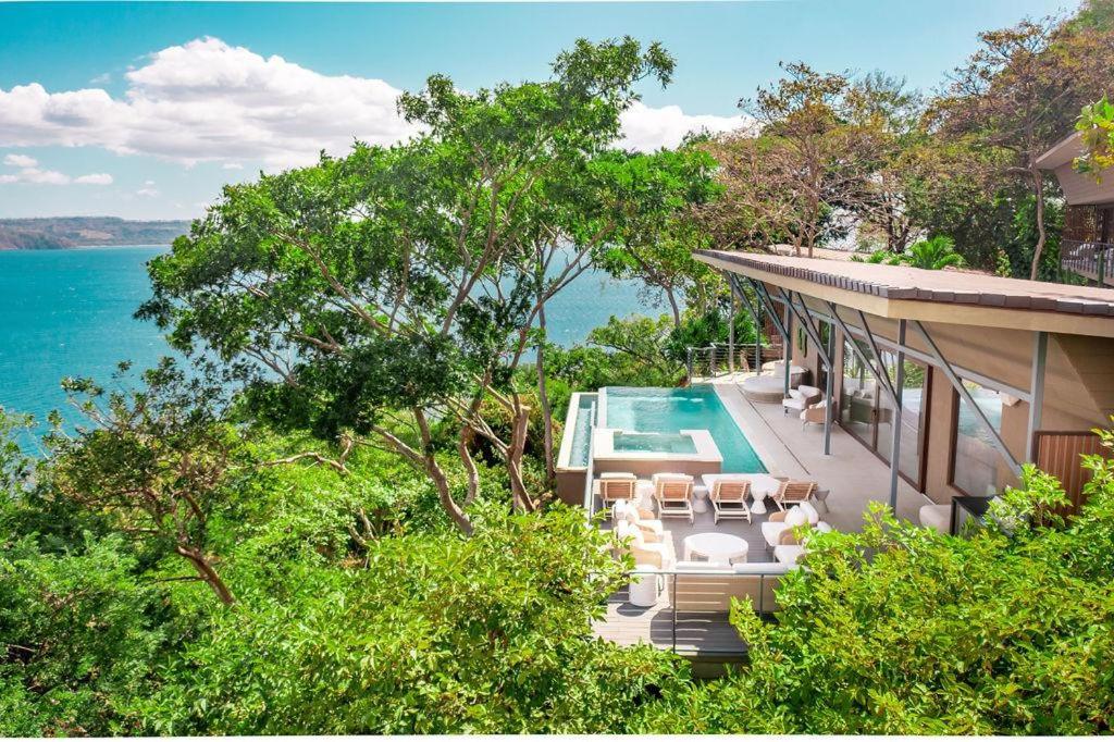Villa Cinco Monos