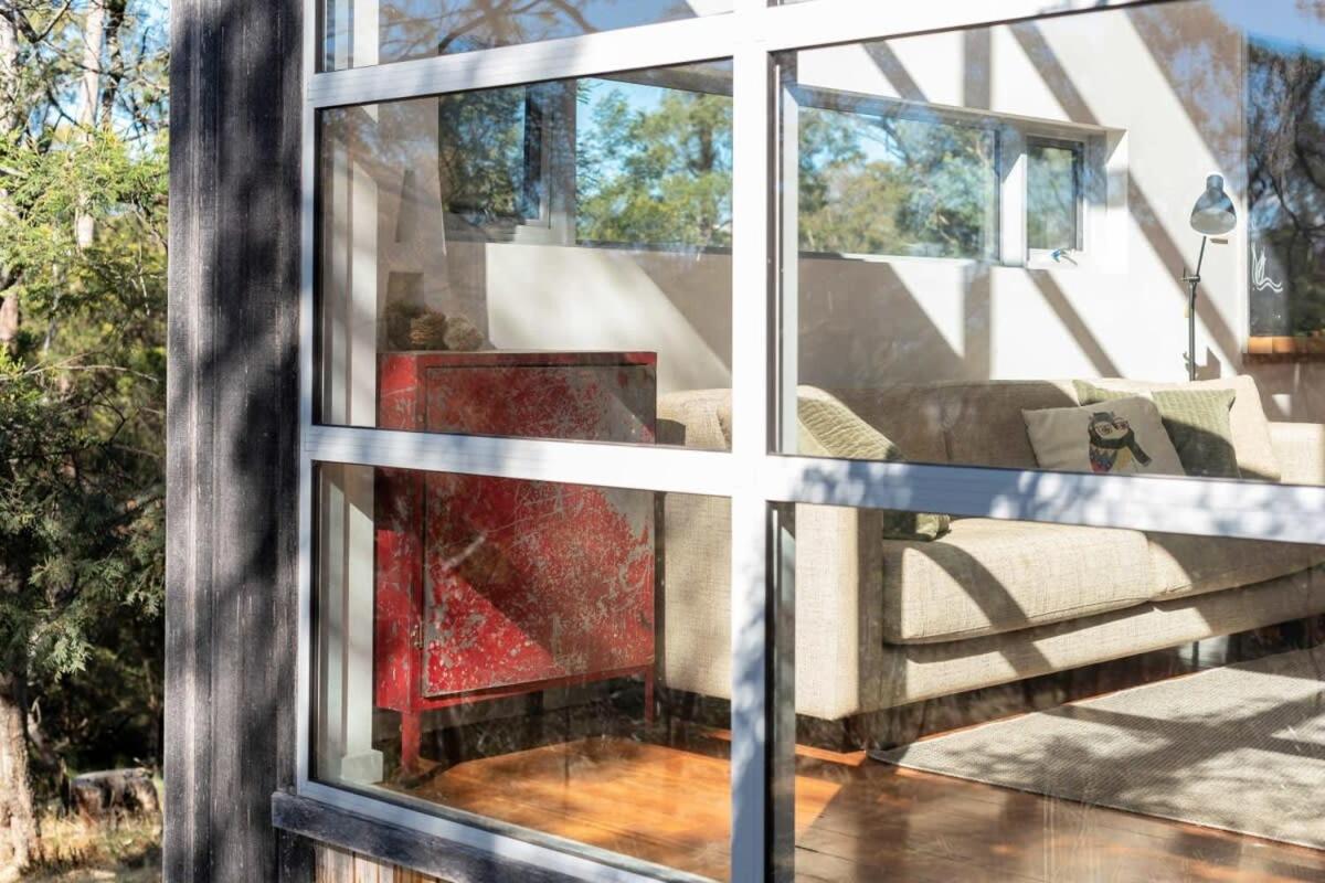 Mr Wooden Box Bush Retreat 5 minutes from the CBD view 3