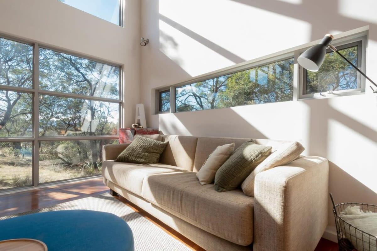 Mr Wooden Box Bush Retreat 5 minutes from the CBD view 5