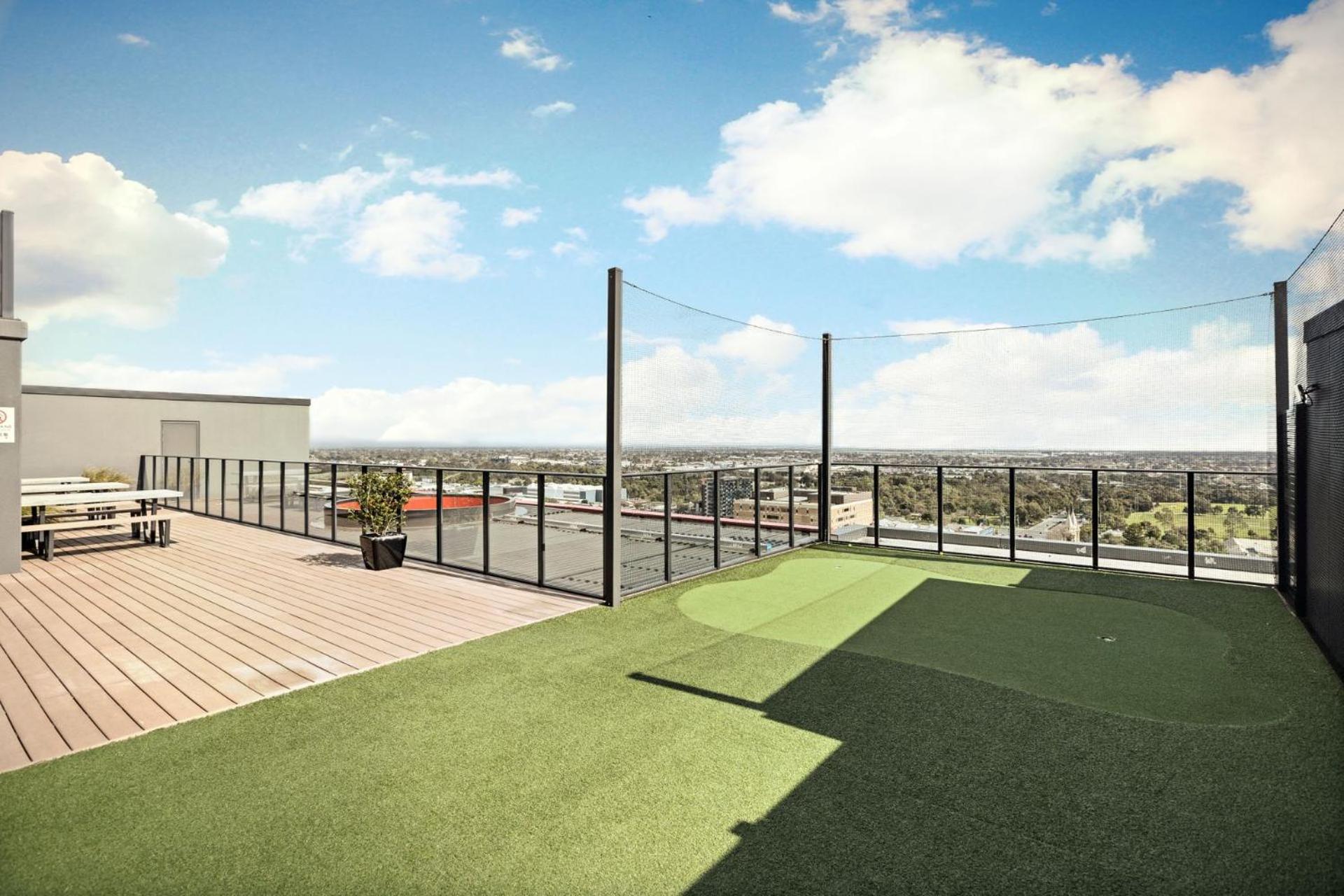 2 BR Apartment with Stunning Views and Car Parking