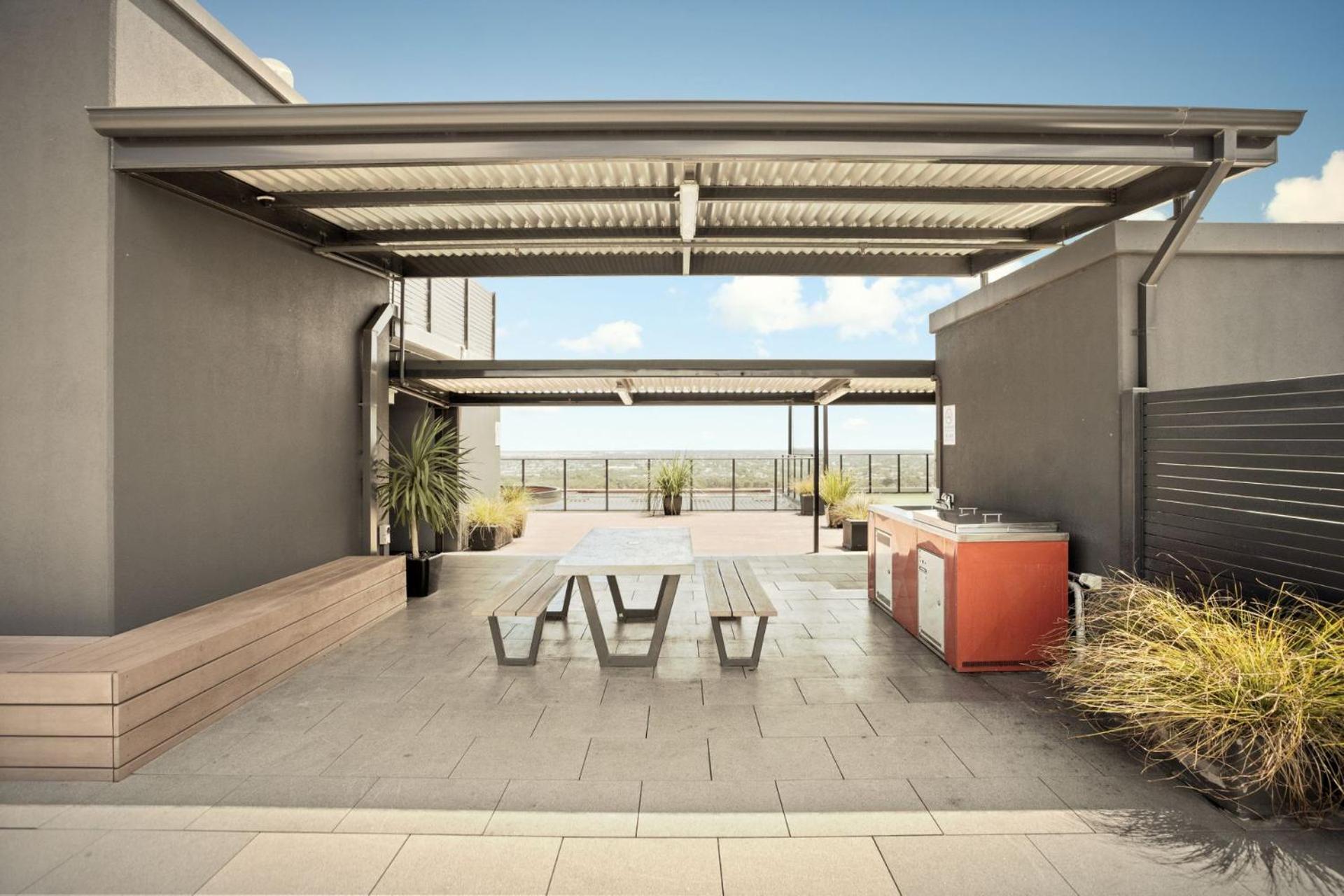 2 BR Apartment with Stunning Views and Car Parking