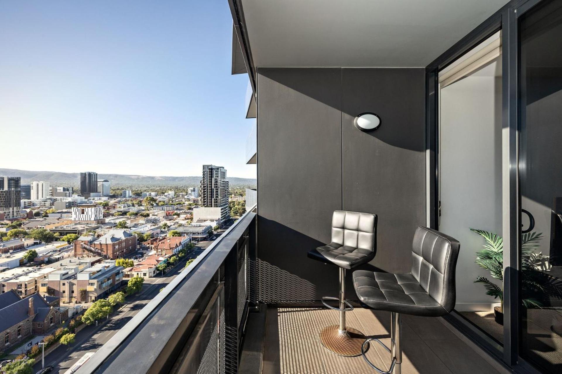 2 BR Apartment with Stunning Views and Car Parking