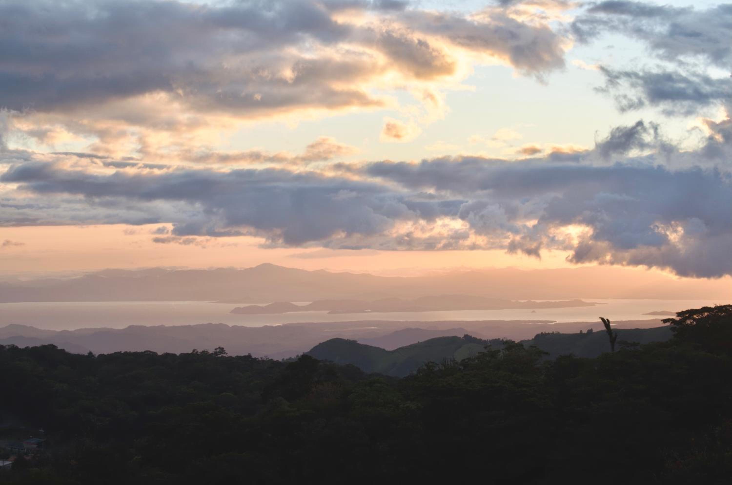 Ananta Forest - Sunset & Gulf View - Glamping Dome and Mountain House