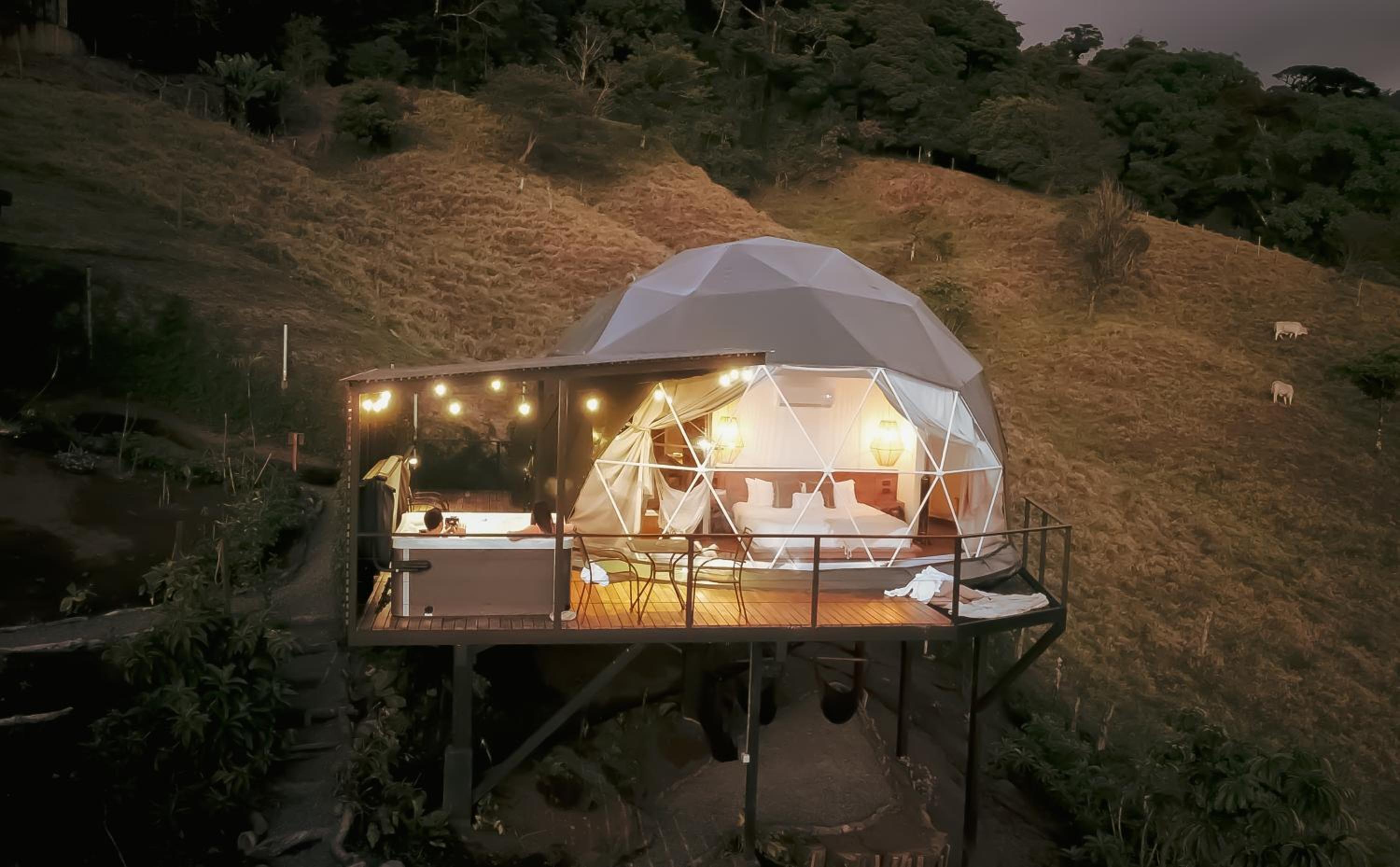 Hotel Ananta Forest - Glamping Dome - Hot Tub - Sunset & Gulf View